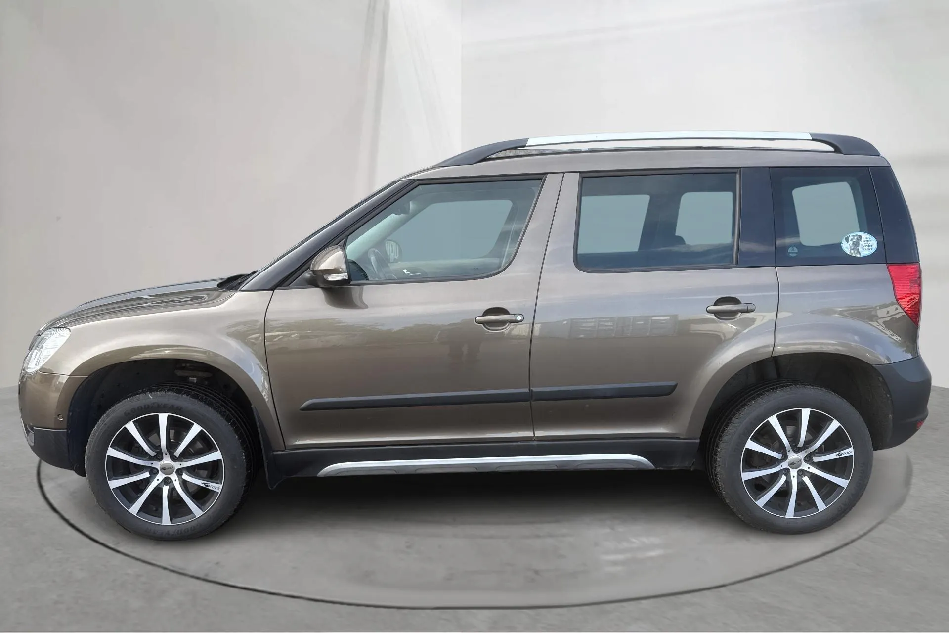 Presentation photo 2 of 15: Skoda Yeti 2.0 TDI CR 4X4 (170hk) - 156 120 km - Manual - Light Brown - 2013