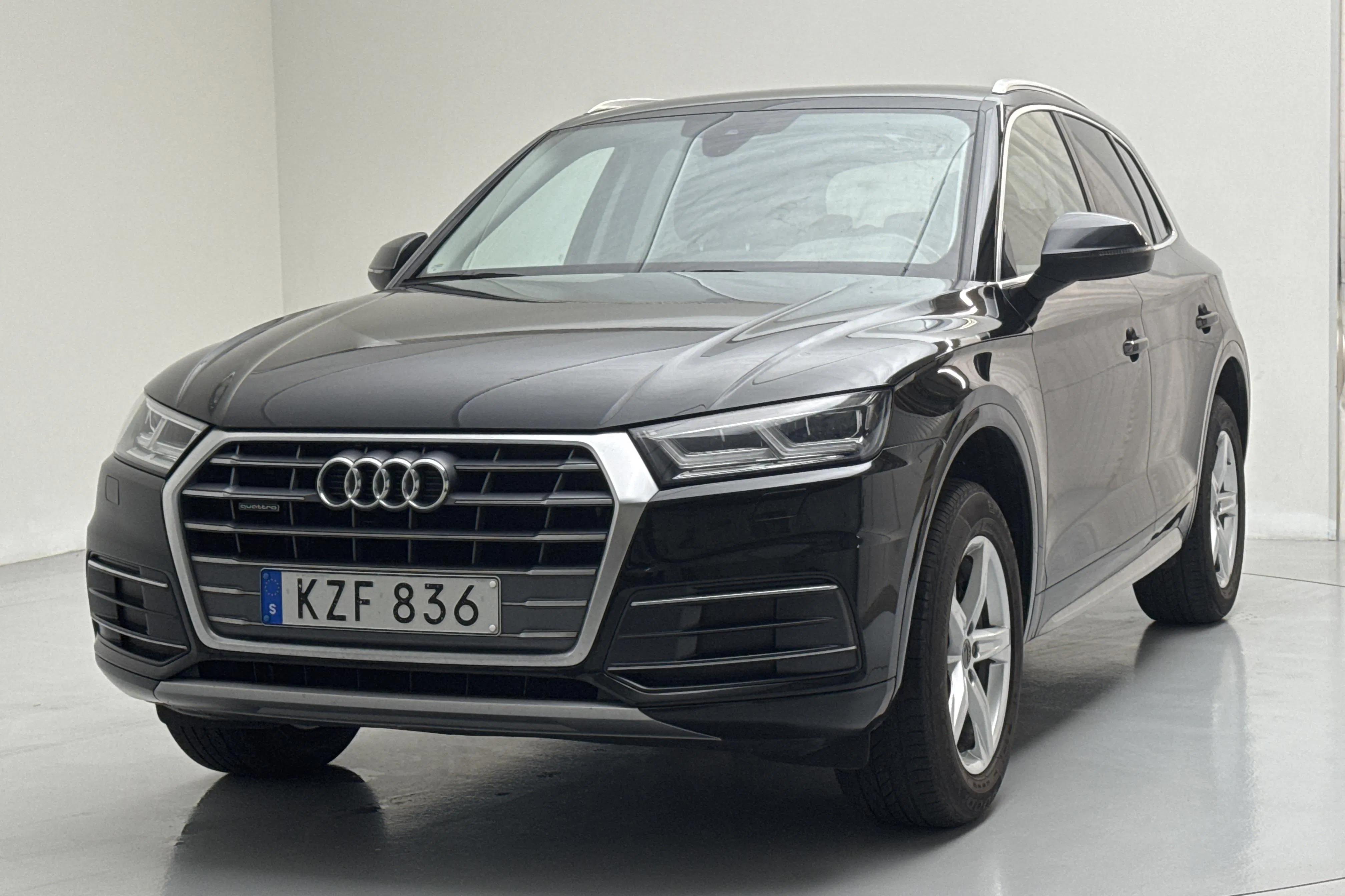Presentationsfoto 1 av 12: Audi Q5 2.0 TDI quattro (190hk) - 11 649 mil - Automat - svart - 2017