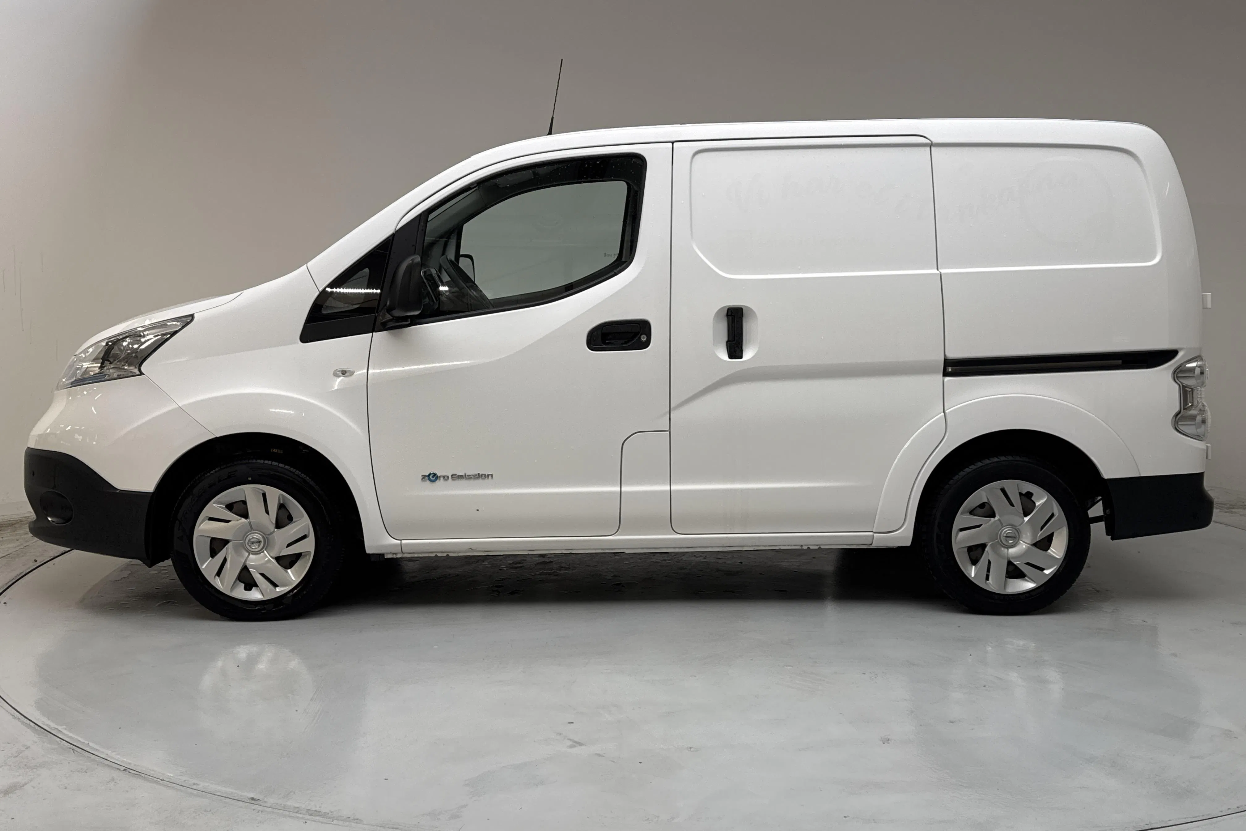 Presentation photo 2 of 13: Nissan e-NV200 40kWh (109hk) - 49 590 km - Automatic - white - 2018