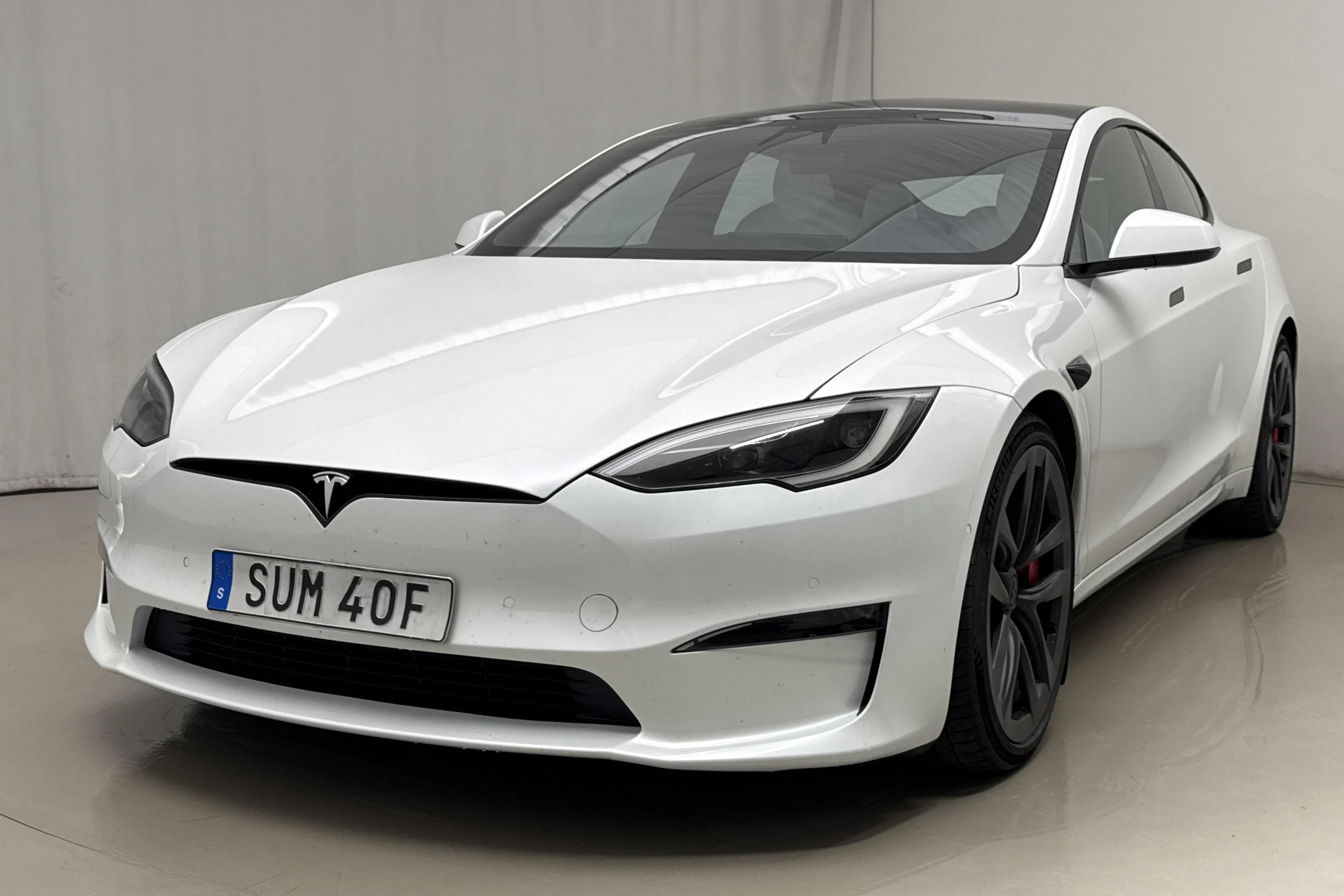 Presentationsfoto 1 av 25: Tesla Model S Plaid AWD - 4 533 mil - Automat - vit - 2023