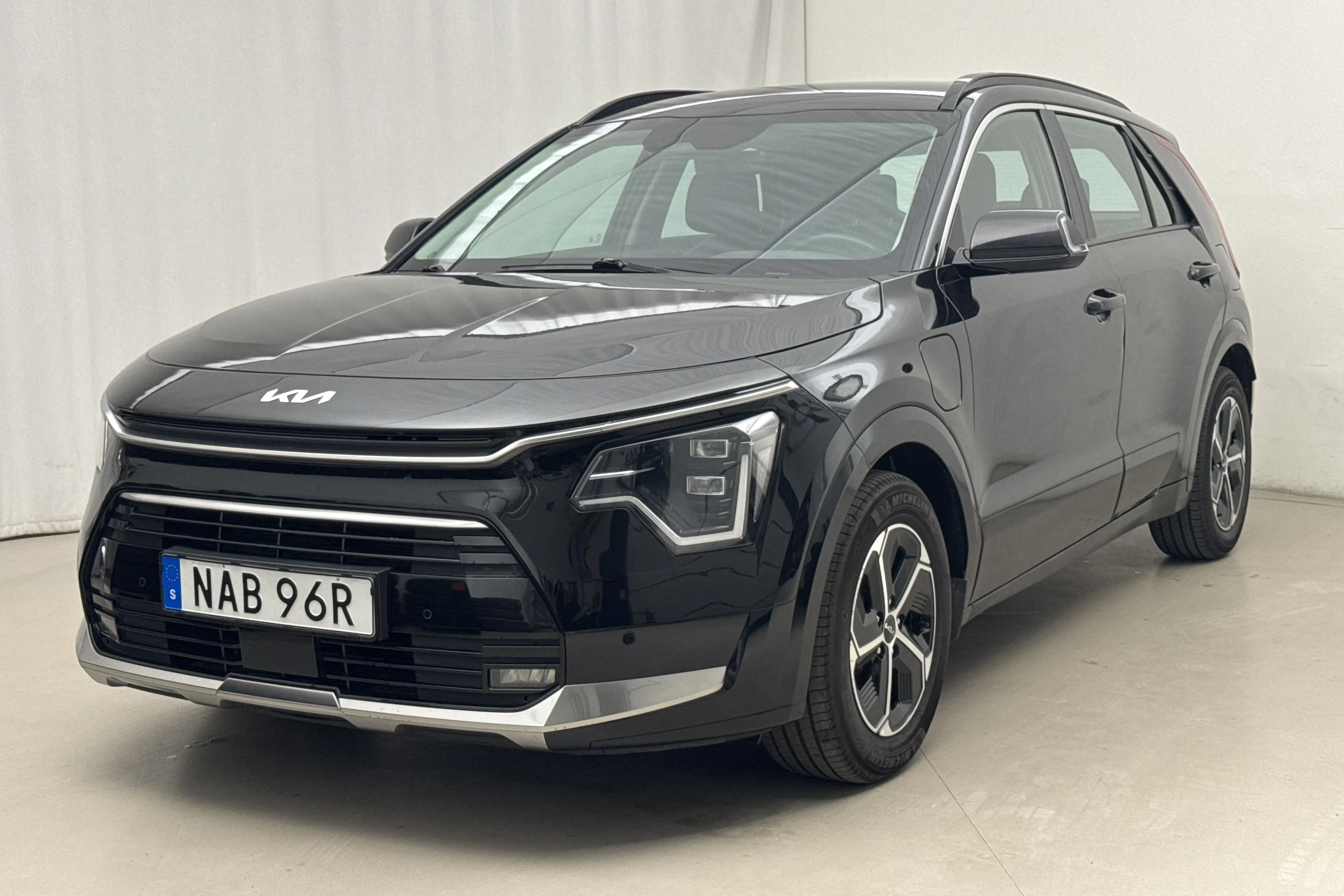Presentationsfoto 1 av 19: KIA Niro Plug-in Hybrid (183hk) - 14 813 mil - Automat - svart - 2023