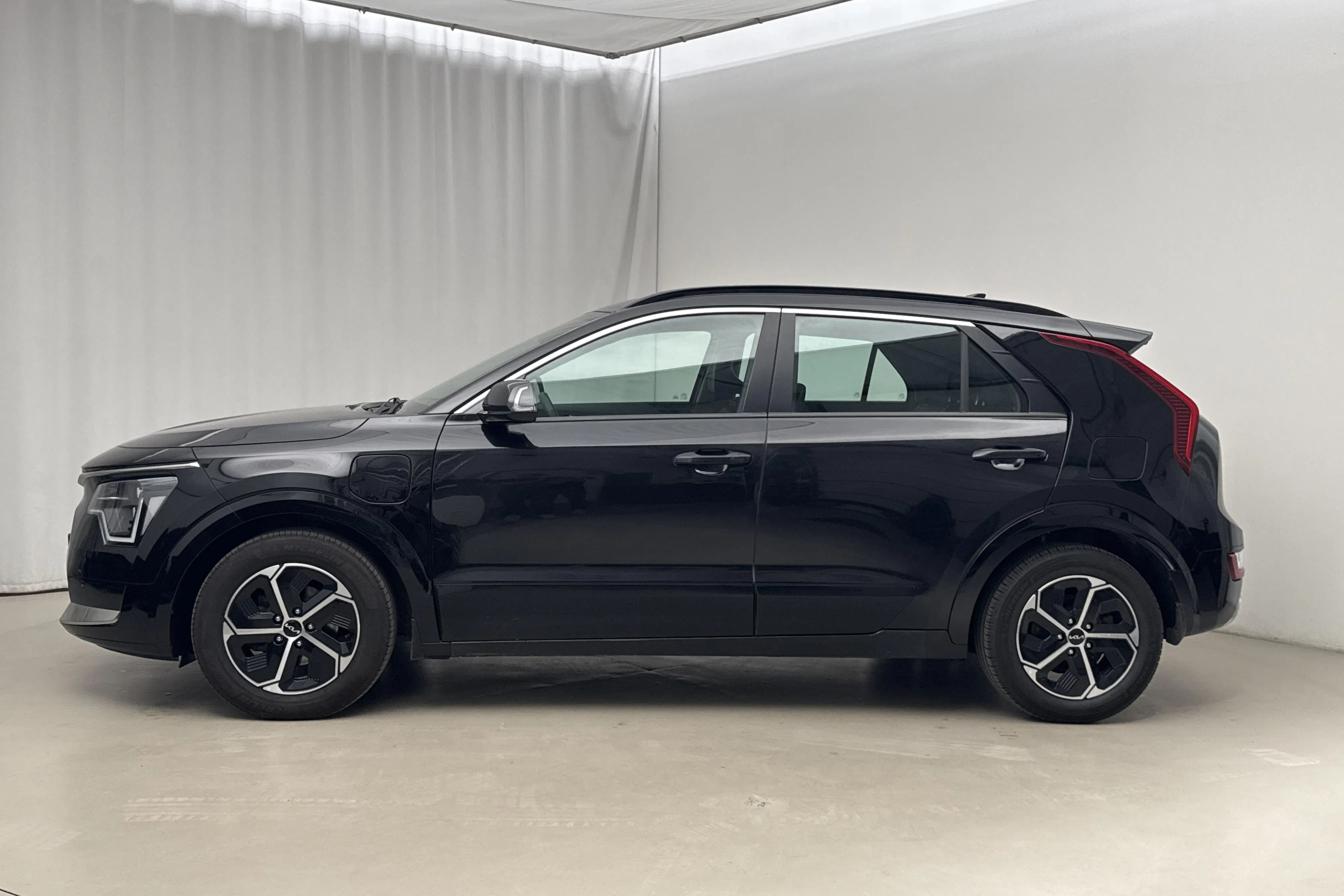 Presentationsfoto 2 av 19: KIA Niro Plug-in Hybrid (183hk) - 14 813 mil - Automat - svart - 2023
