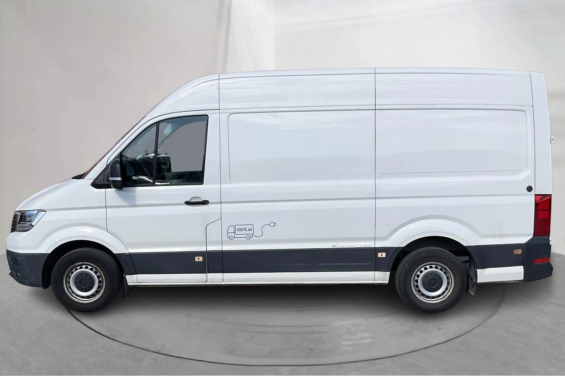 Presentationsfoto 2 av 15: VW E-Crafter 35 Skåp (136hk) - 2 960 mil - Automat - vit - 2021