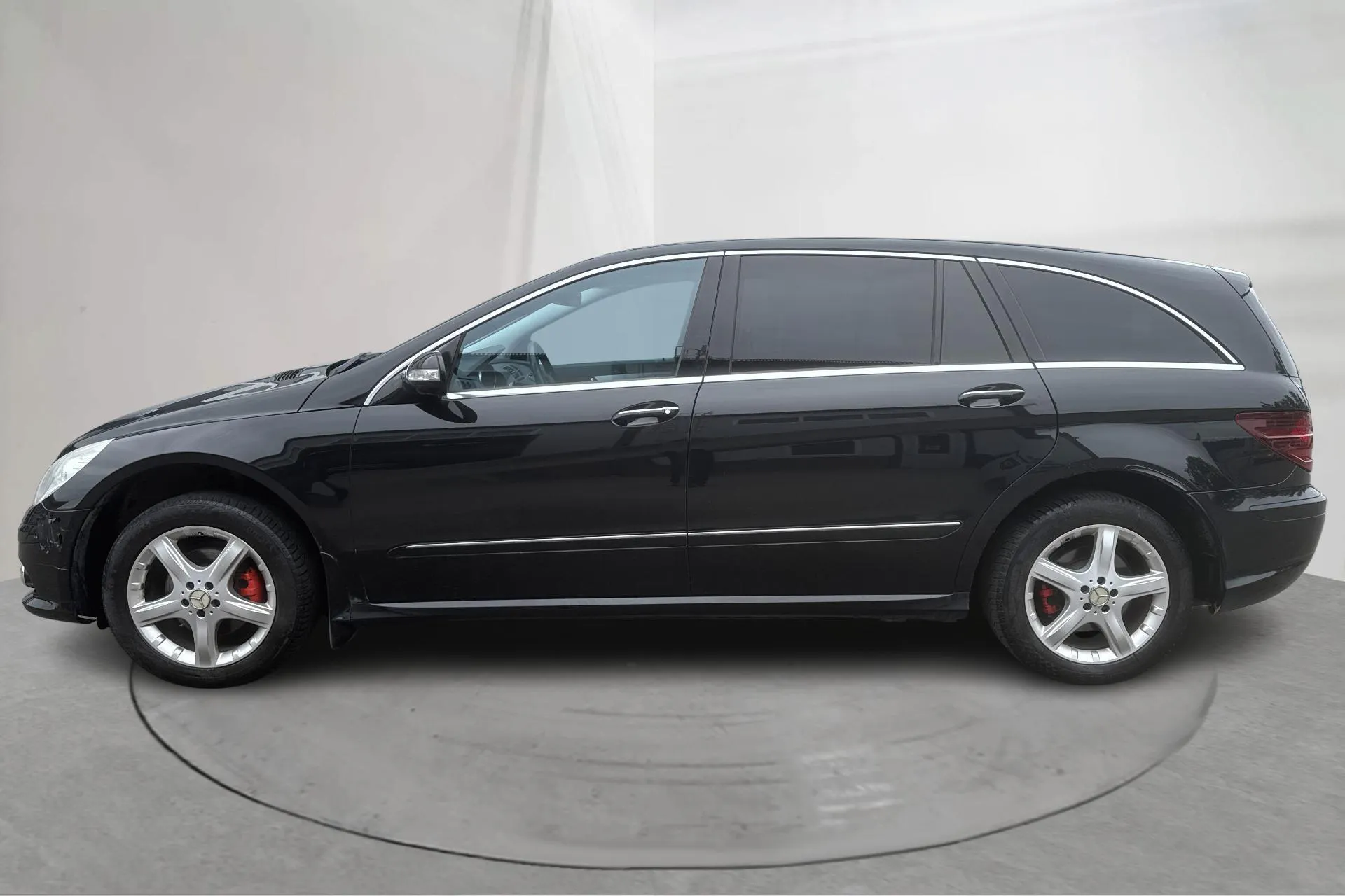 Presentationsfoto 2 av 18: Mercedes R 320 CDI (224hk) - 24 337 mil - Automat - svart - 2009