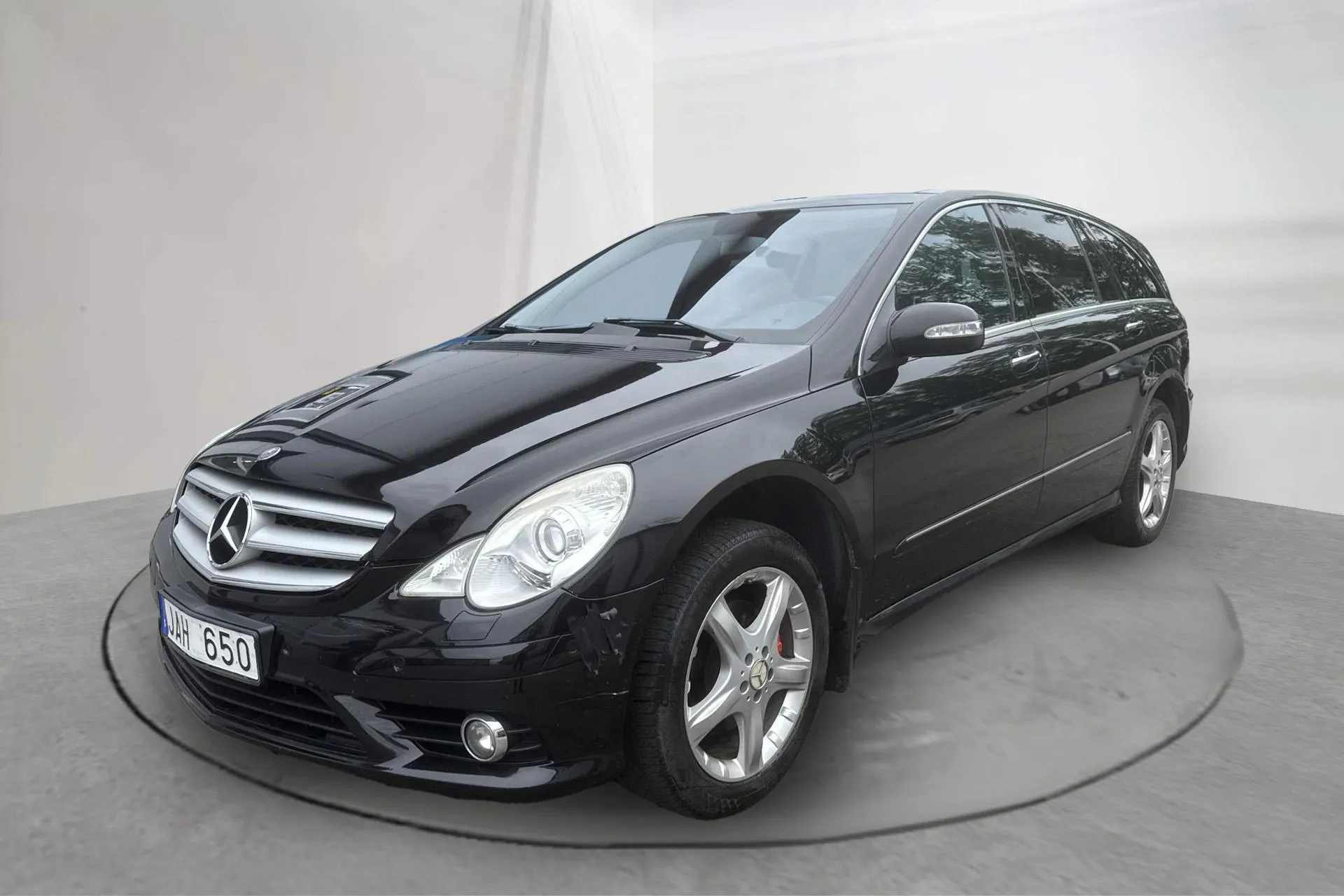 Presentationsfoto 1 av 18: Mercedes R 320 CDI (224hk) - 24 337 mil - Automat - svart - 2009