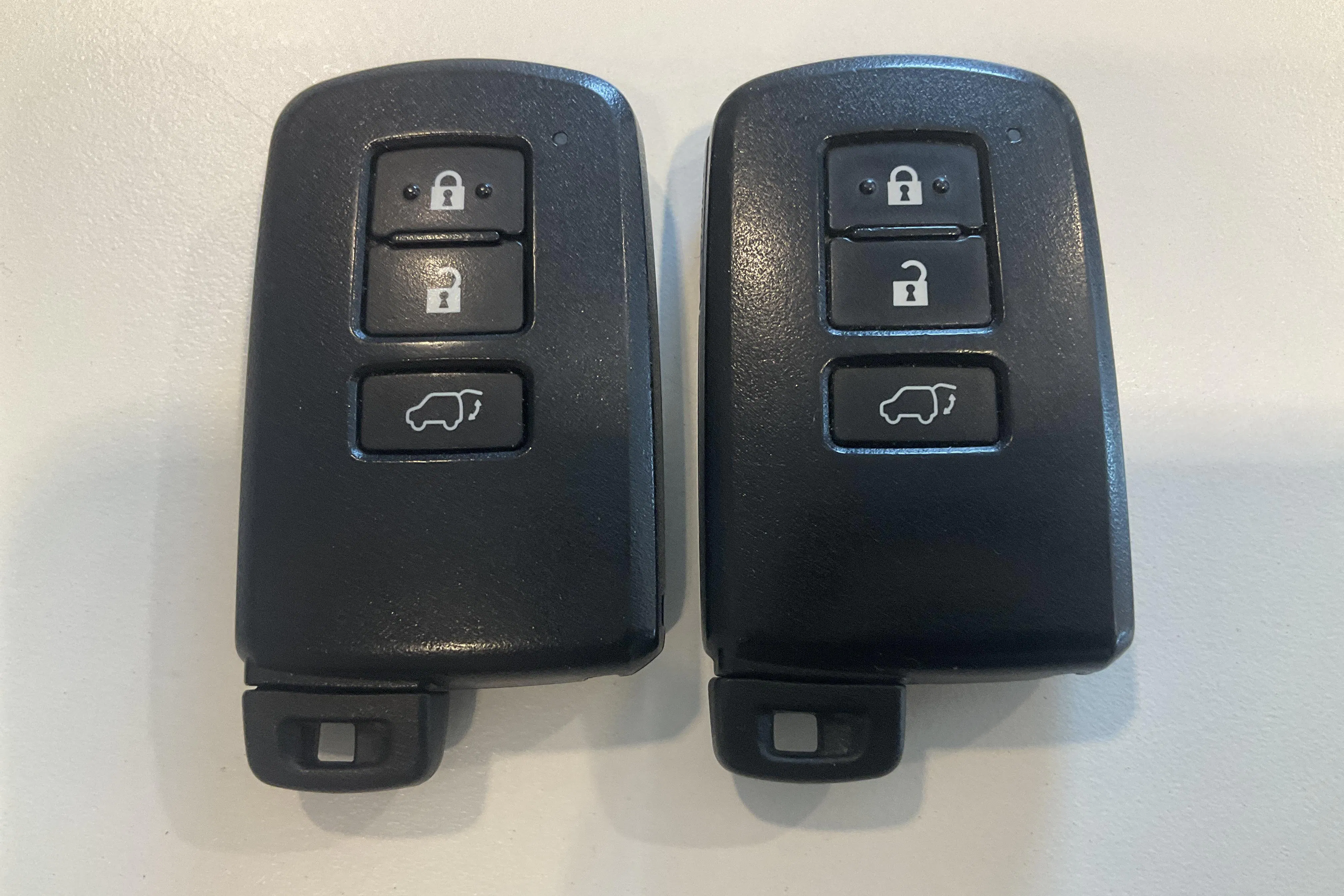 Presentationsfoto 17 av 17: Toyota RAV4 2.5 HSD AWD (197hk) - 13 156 mil - Automat - vit - 2017