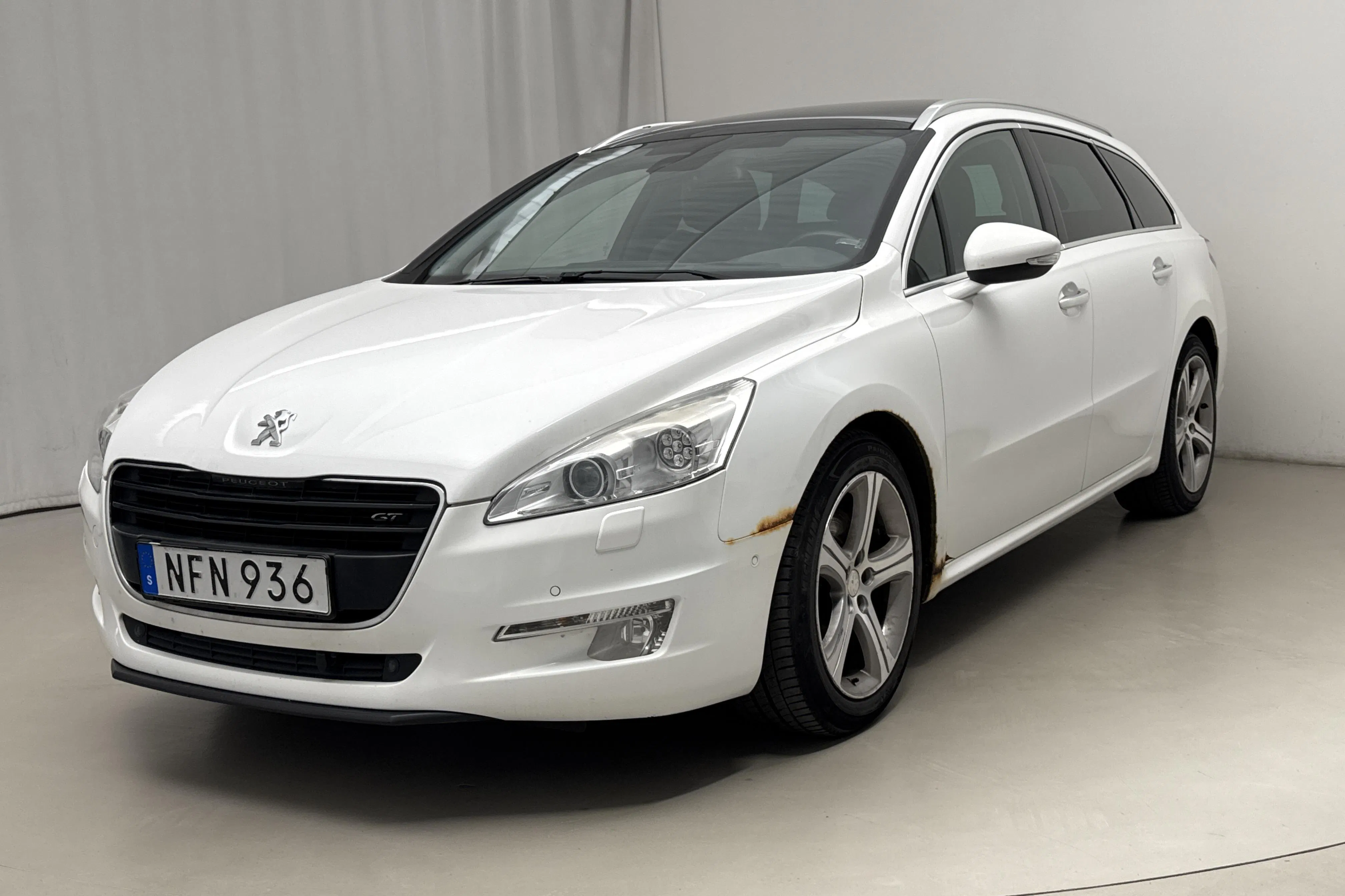 Presentation photo 1 of 15: Peugeot 508 SW 2.2 HDi (204hk) - 227 620 km - Automatic - white - 2013