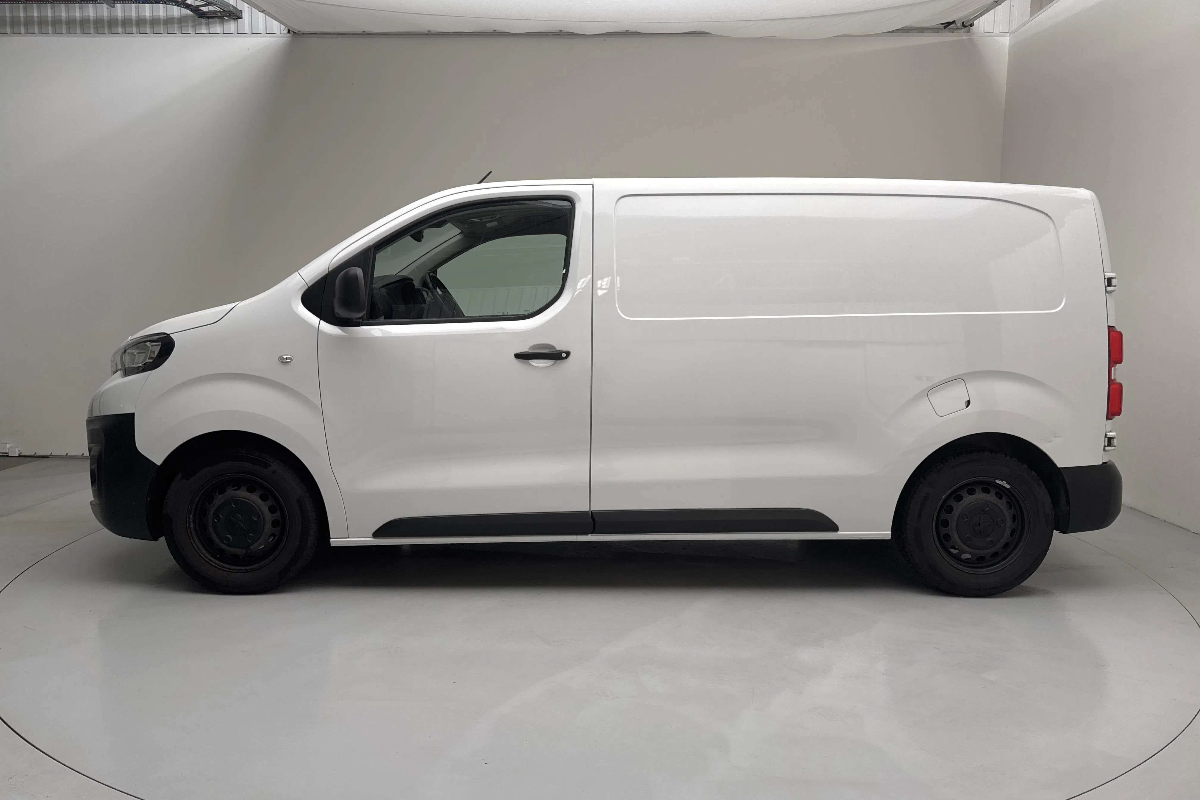 Presentationsfoto 2 av 11: Peugeot Expert BlueHDi Skåp (145hk) - 4 632 mil - Manuell - vit - 2022