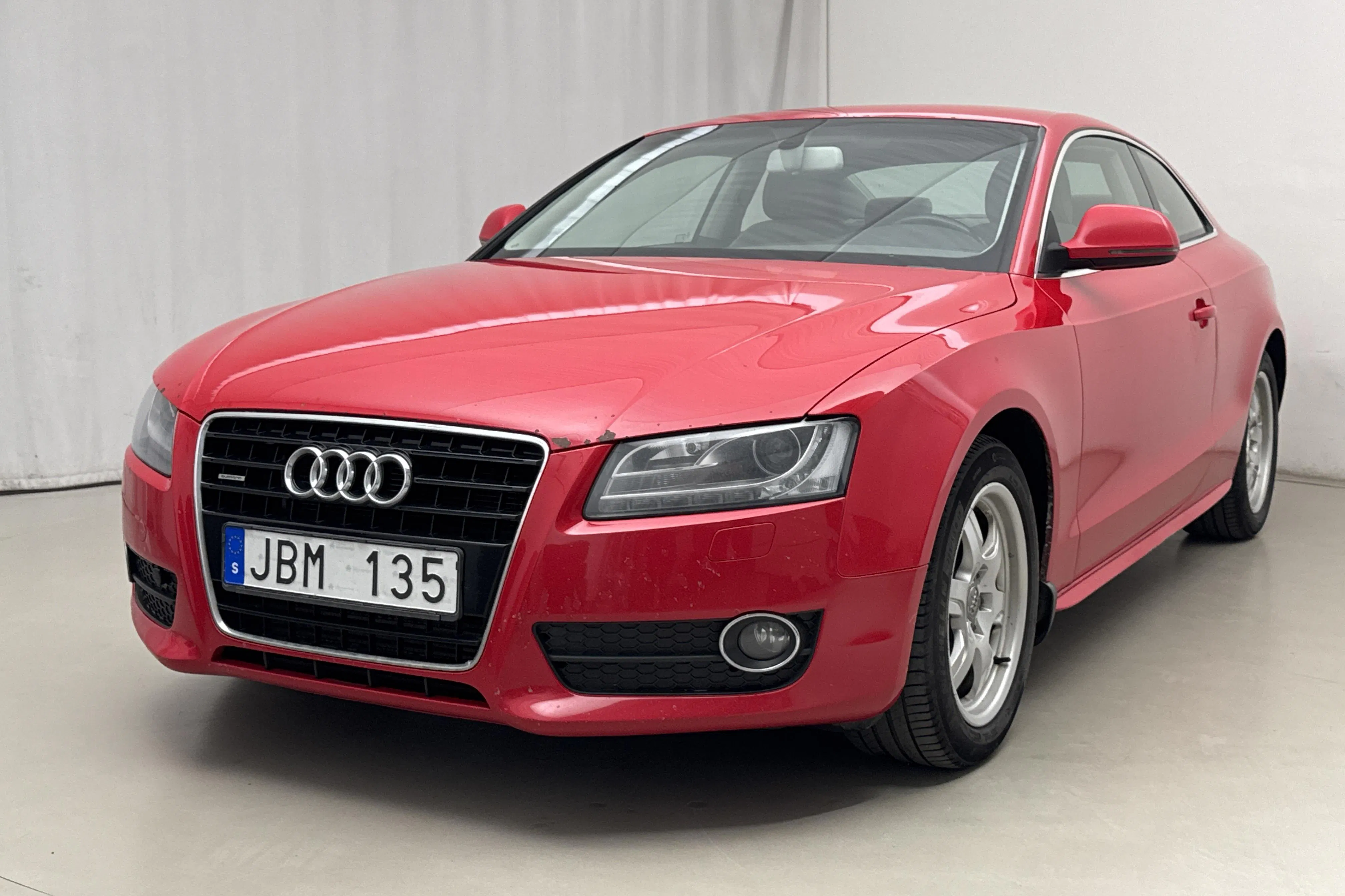 Presentationsfoto 1 av 15: Audi A5 3.0 TDI quattro (240hk) - 23 524 mil - Manuell - röd - 2009