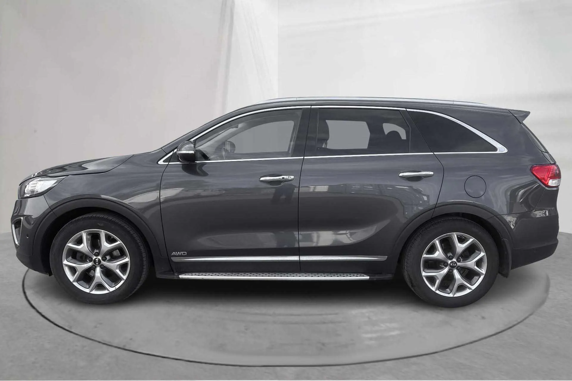 Presentationsfoto 2 av 23: KIA Sorento 2.2 CRDi (200hk) - 14 729 mil - Automat - grå - 2016