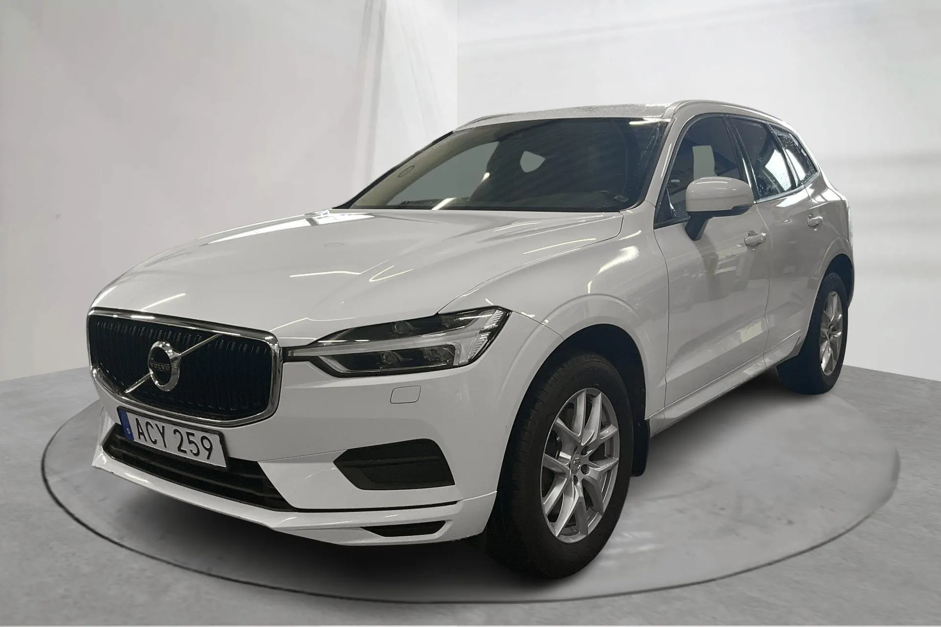 Presentationsfoto 1 av 17: Volvo XC60 D4 AWD (190hk) - 17 682 mil - Automat - vit - 2019