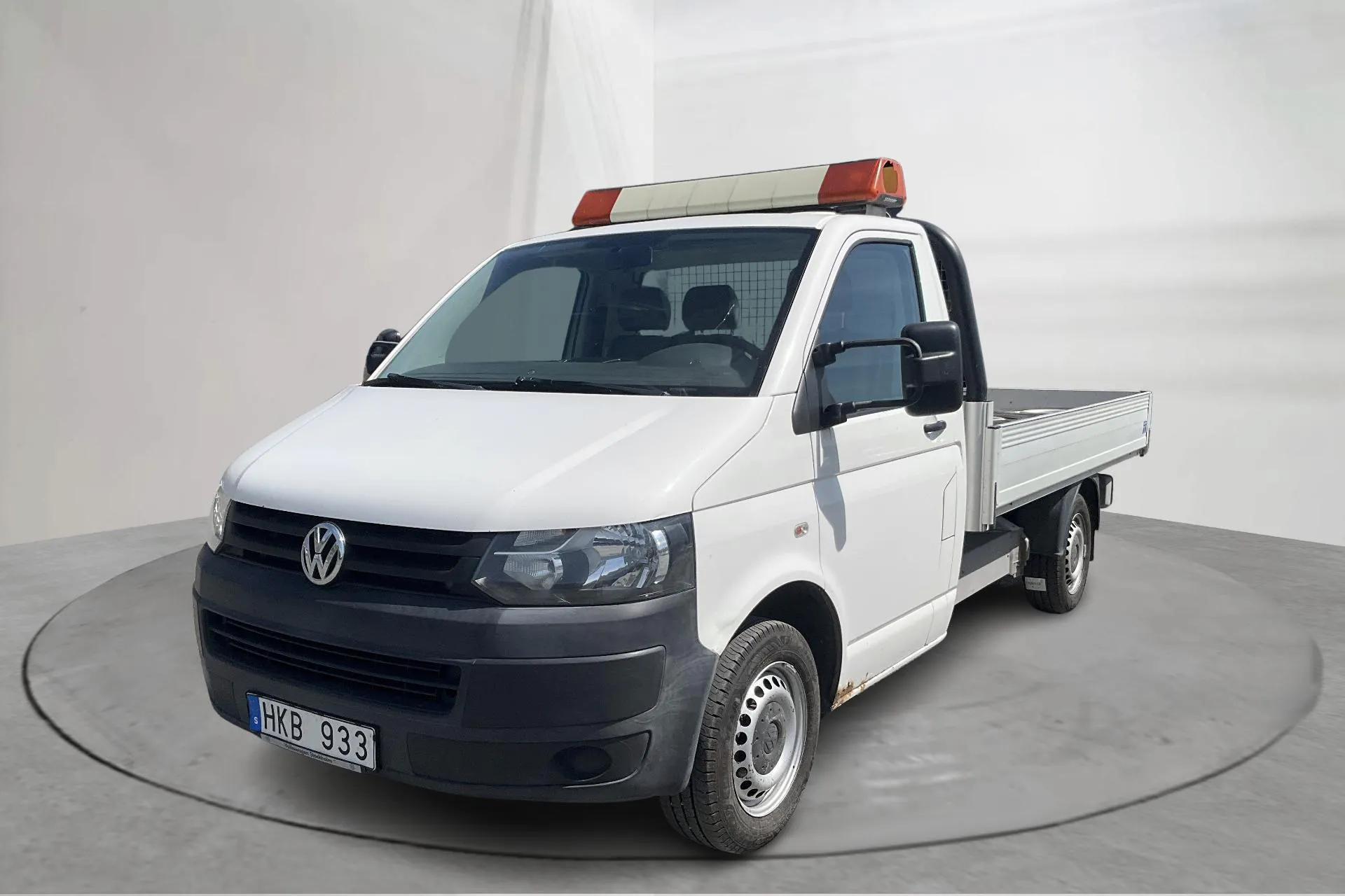 Presentationsfoto 1 av 12: VW Transporter T5 2.0 TDI Pickup (102hk) - 17 001 mil - Manuell - vit - 2014