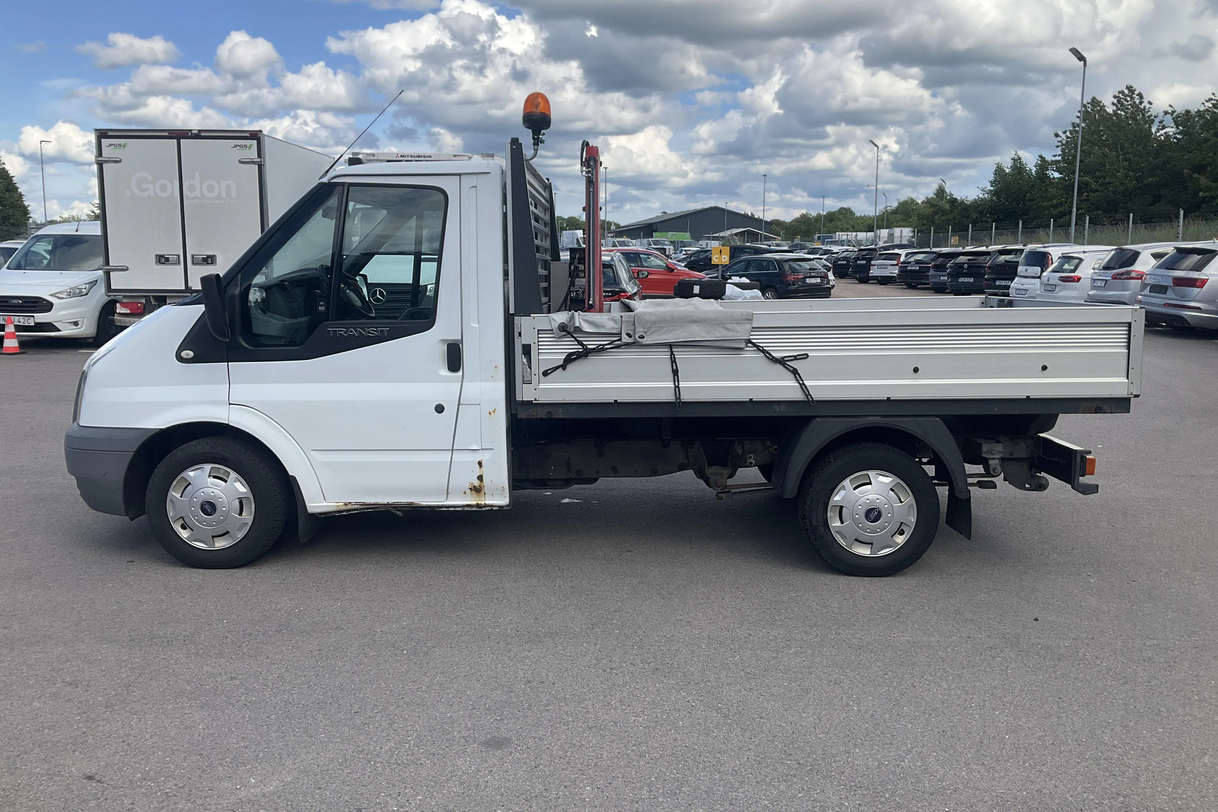 Presentation photo 2 of 15: Ford Transit 300 2.2 TDCi Pickup (85hk) - 177 600 km - Manual - white - 2009