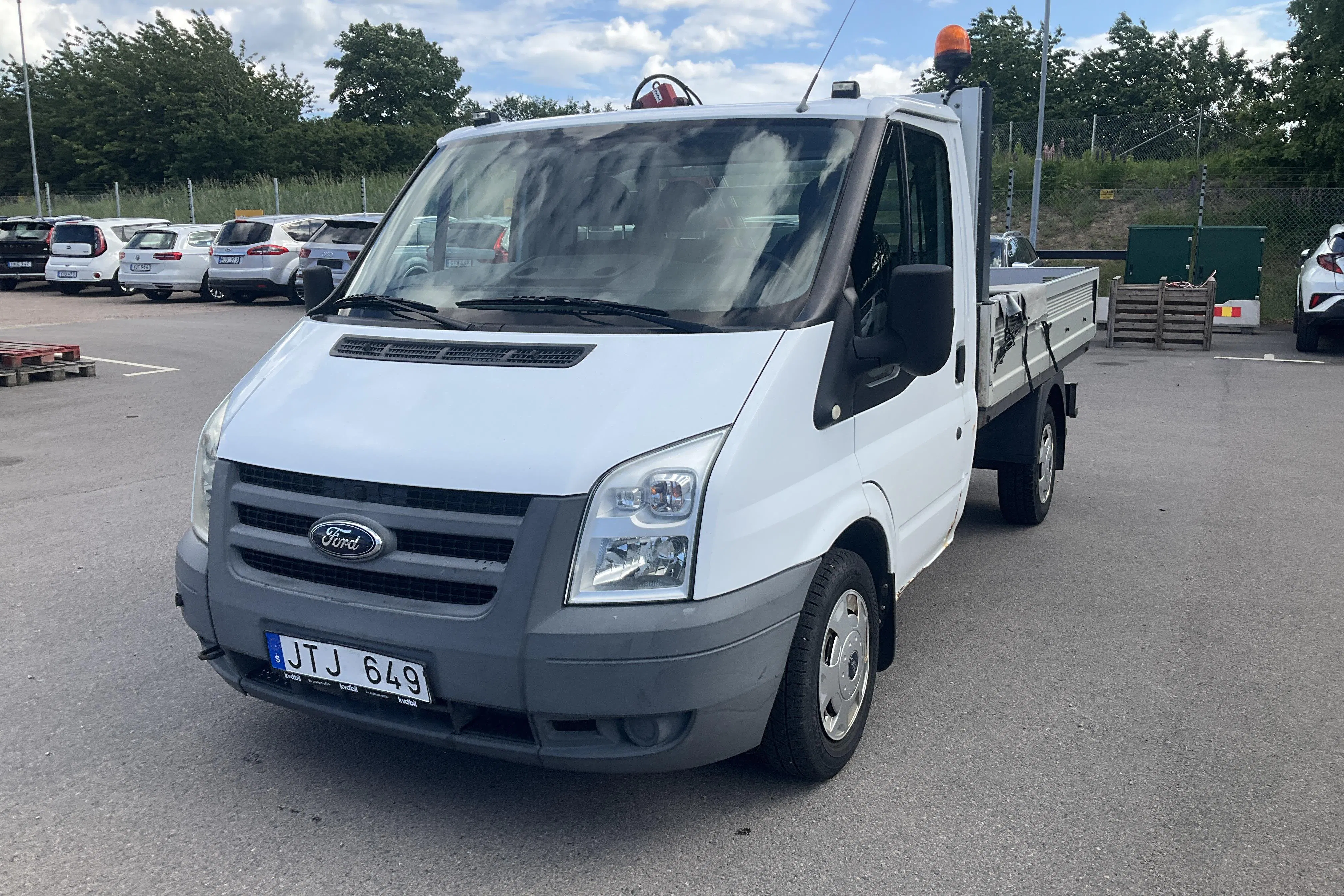 Presentation photo 1 of 15: Ford Transit 300 2.2 TDCi Pickup (85hk) - 177 600 km - Manual - white - 2009