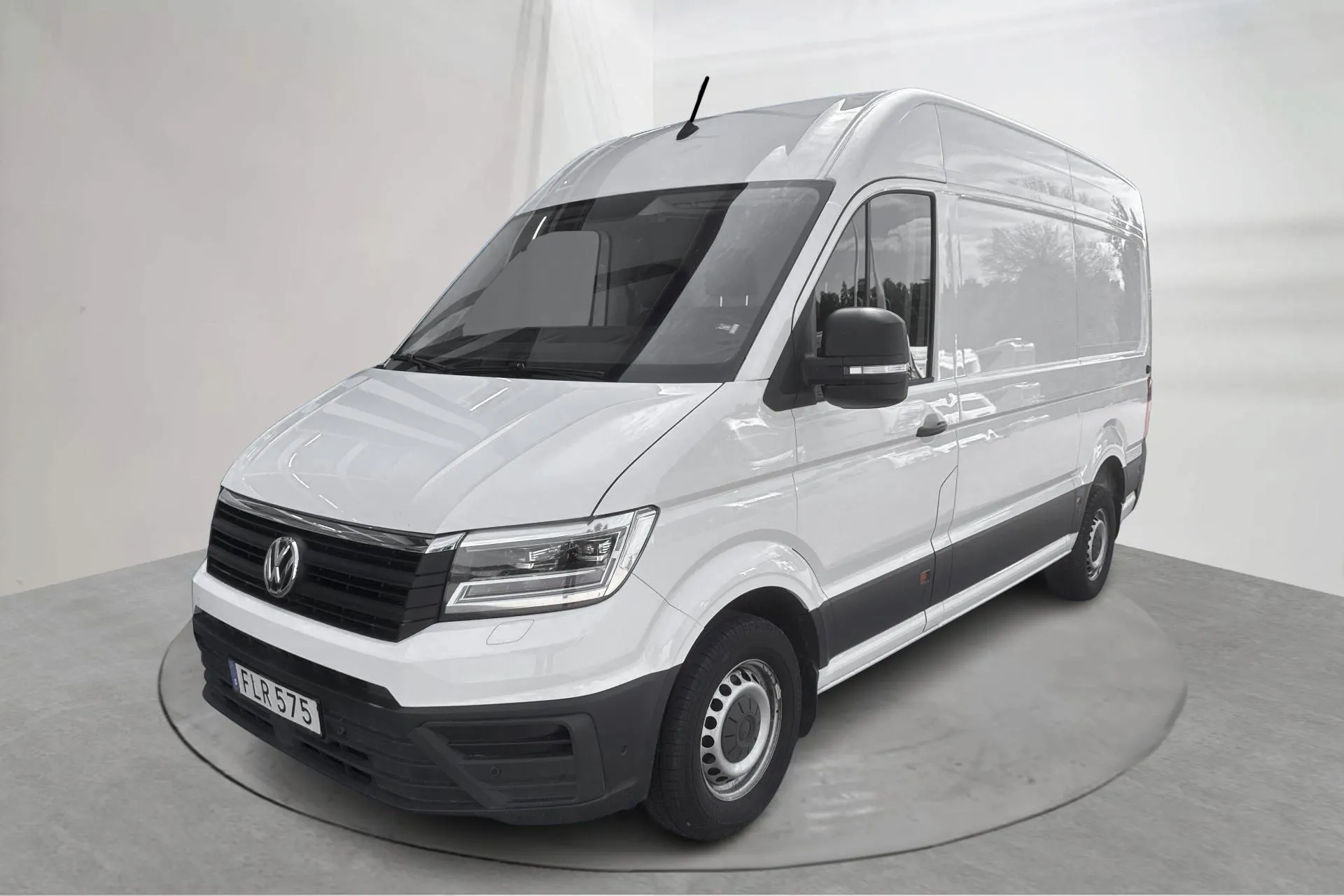 Presentationsfoto 1 av 13: VW Crafter 35 2.0 TDI Skåp (177hk) - 14 290 mil - Automat - vit - 2018
