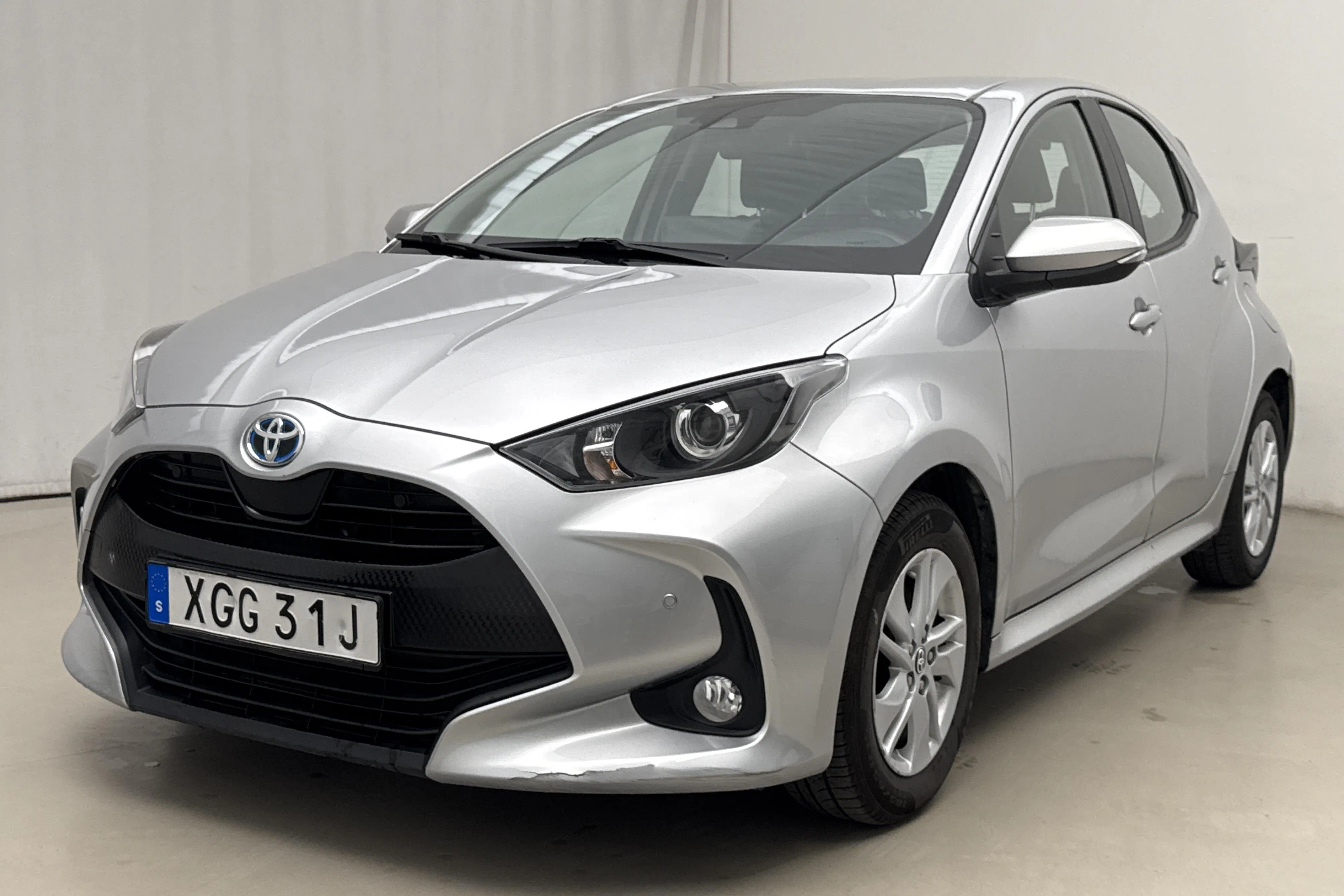 Presentation photo 1 of 16: Toyota Yaris 1.5 Hybrid 5dr (116hk) - 55 270 km - Automatic - silver - 2023