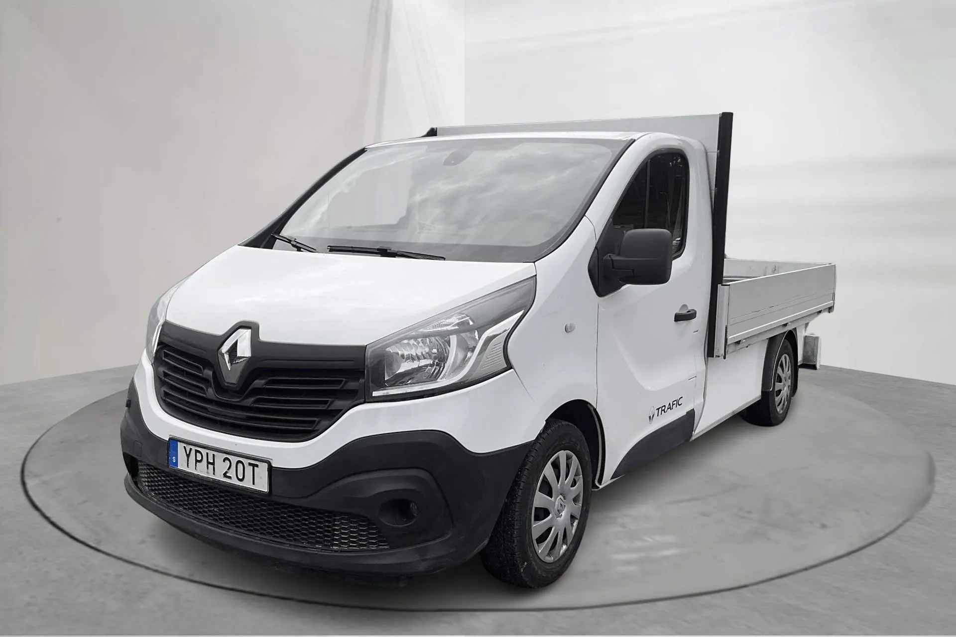 Presentation photo 1 of 13: Renault Trafic Pickup (125hk) - 157 820 km - Manual - white - 2019