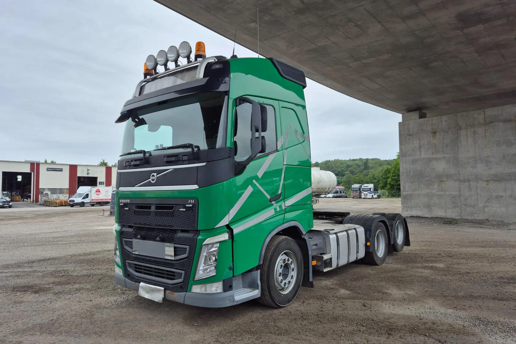 Presentationsfoto 1 av 69: VOLVO FH470 6*2 - 1 184 269 km - Automat - grön - 2014