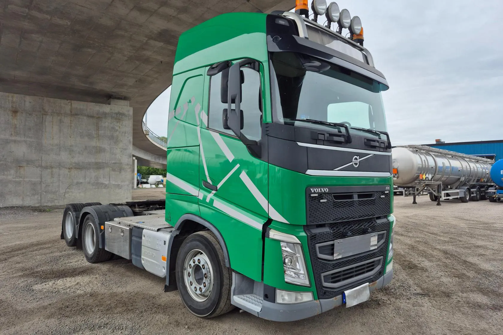 Presentationsfoto 2 av 69: VOLVO FH470 6*2 - 1 184 269 km - Automat - grön - 2014