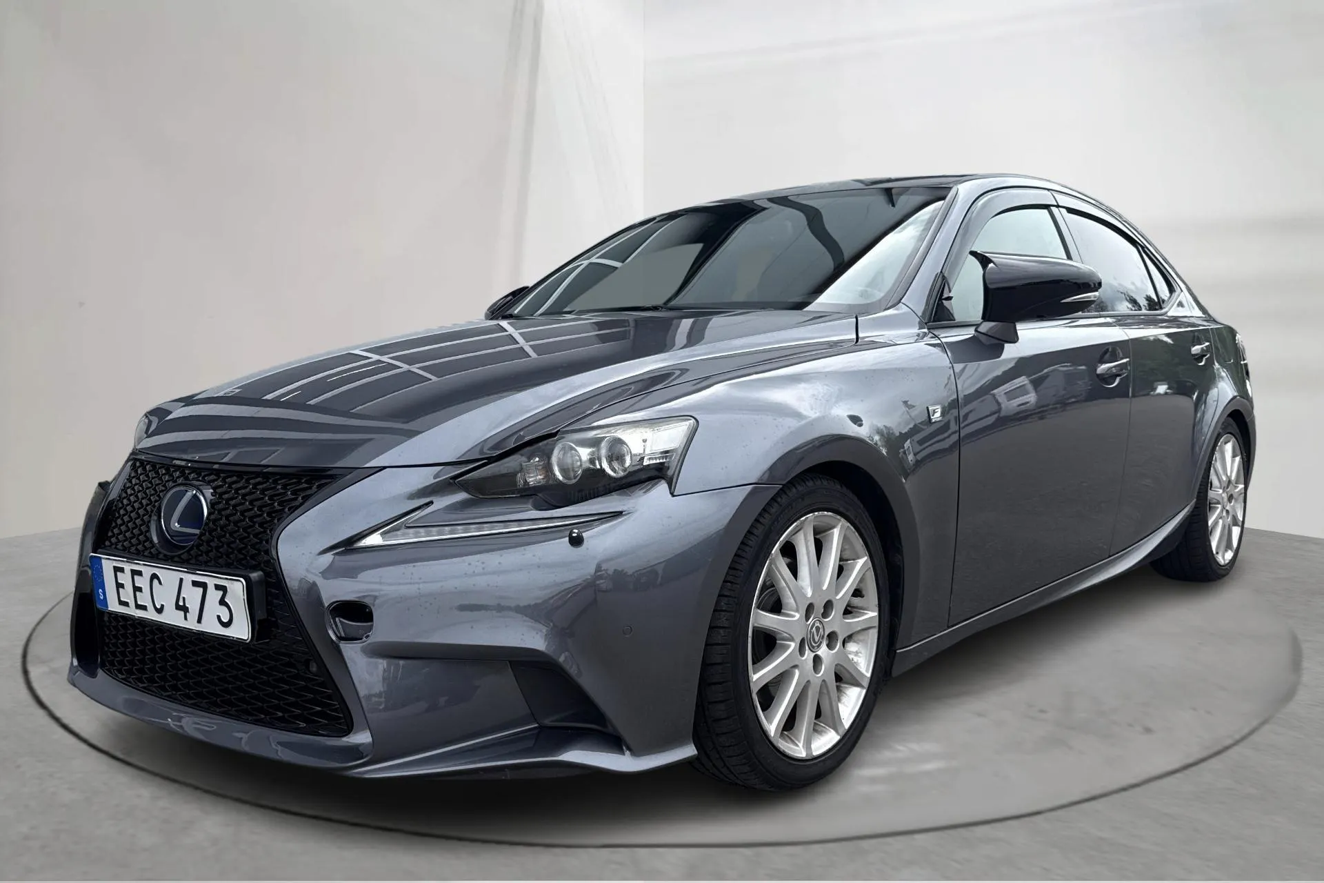 Presentation photo 1 of 18: Lexus IS 300h (181hk) - 150 700 km - Automatic - gray - 2014