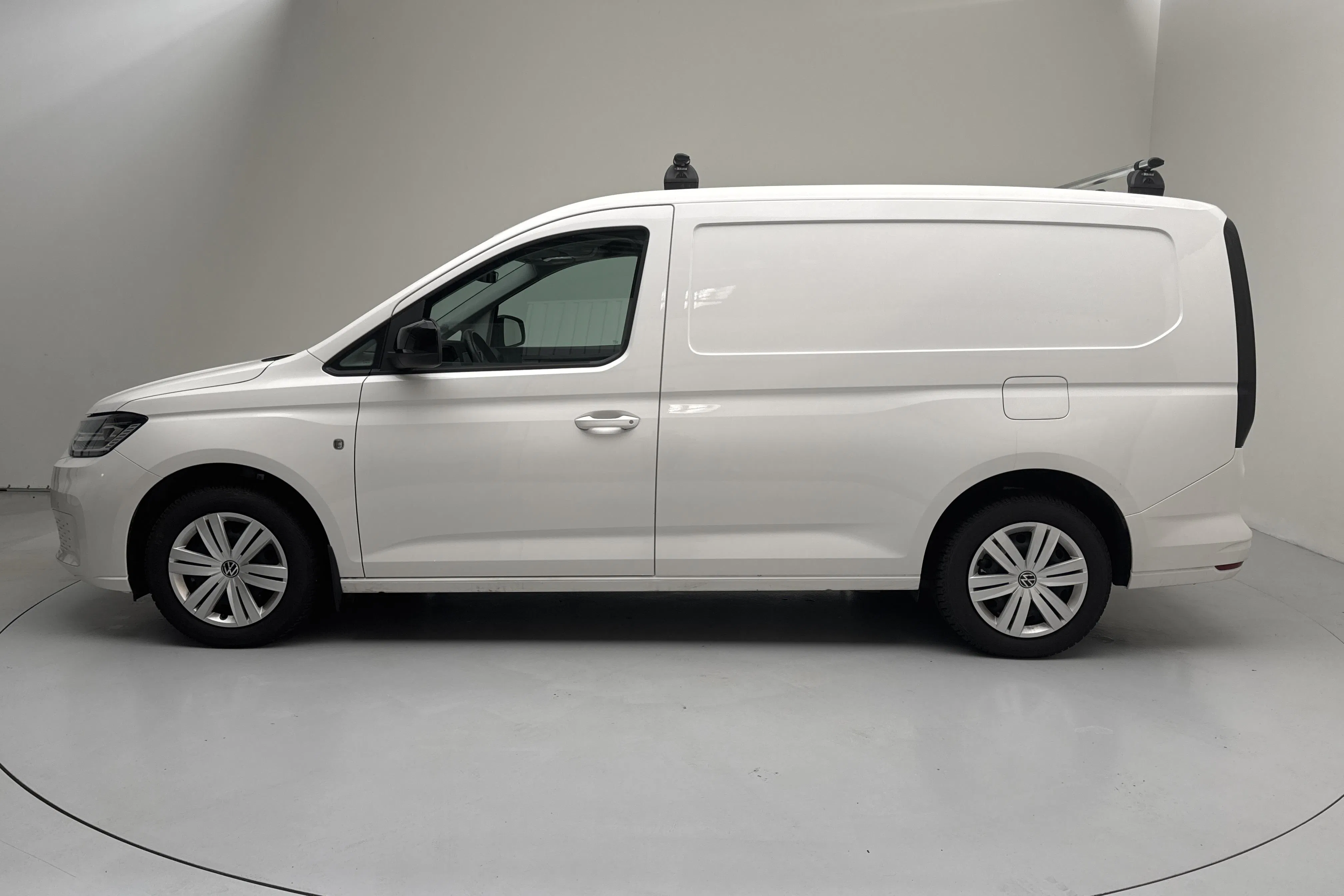 Presentation photo 2 of 15: VW Caddy Cargo 1.5 TGI (130hk) - 1 299 Scandinavian mile - Manual - white - 2023