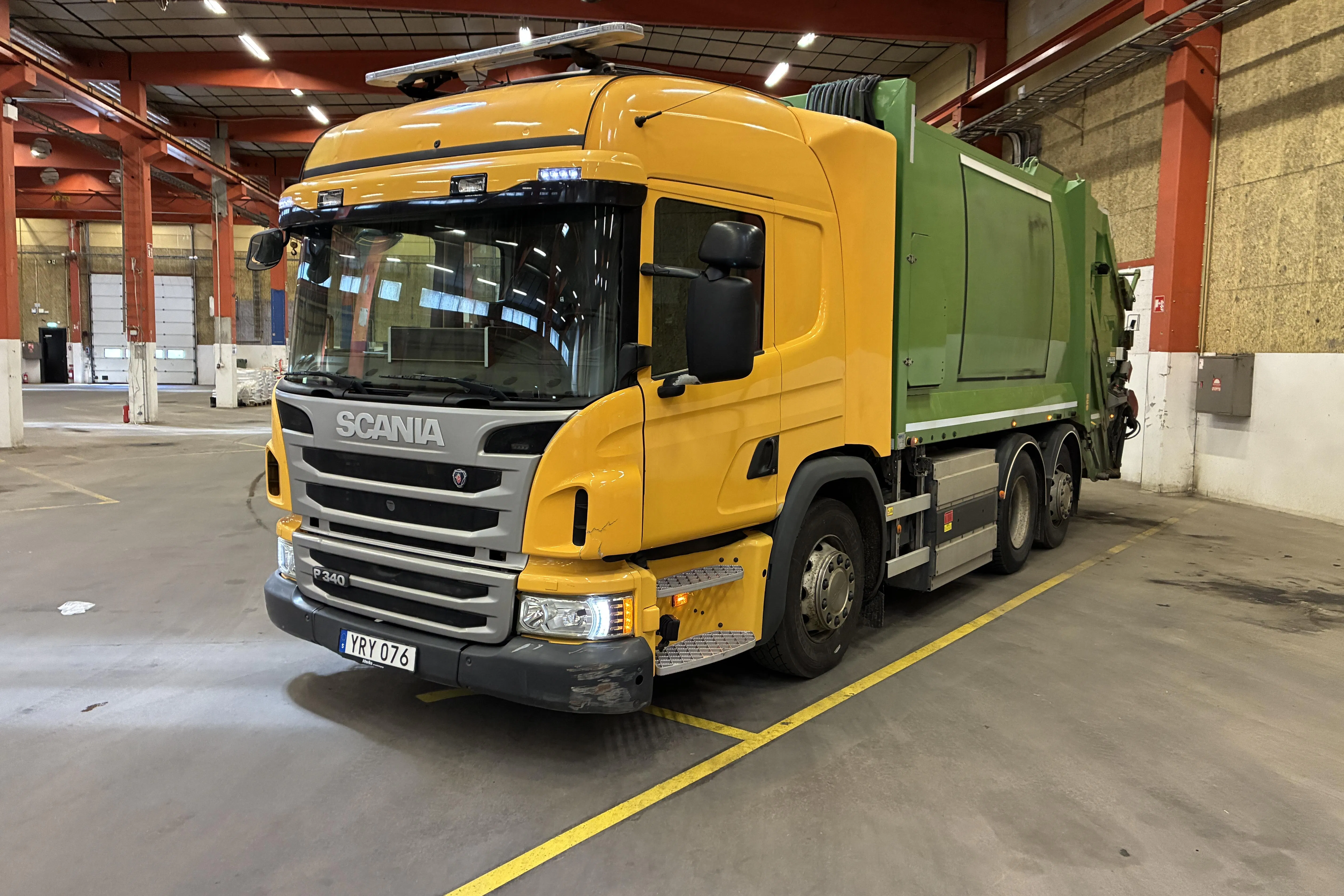 Presentation photo 1 of 66: SCANIA P340LB 6X2*4 MNB - 126 645 km - Automatic - 2017