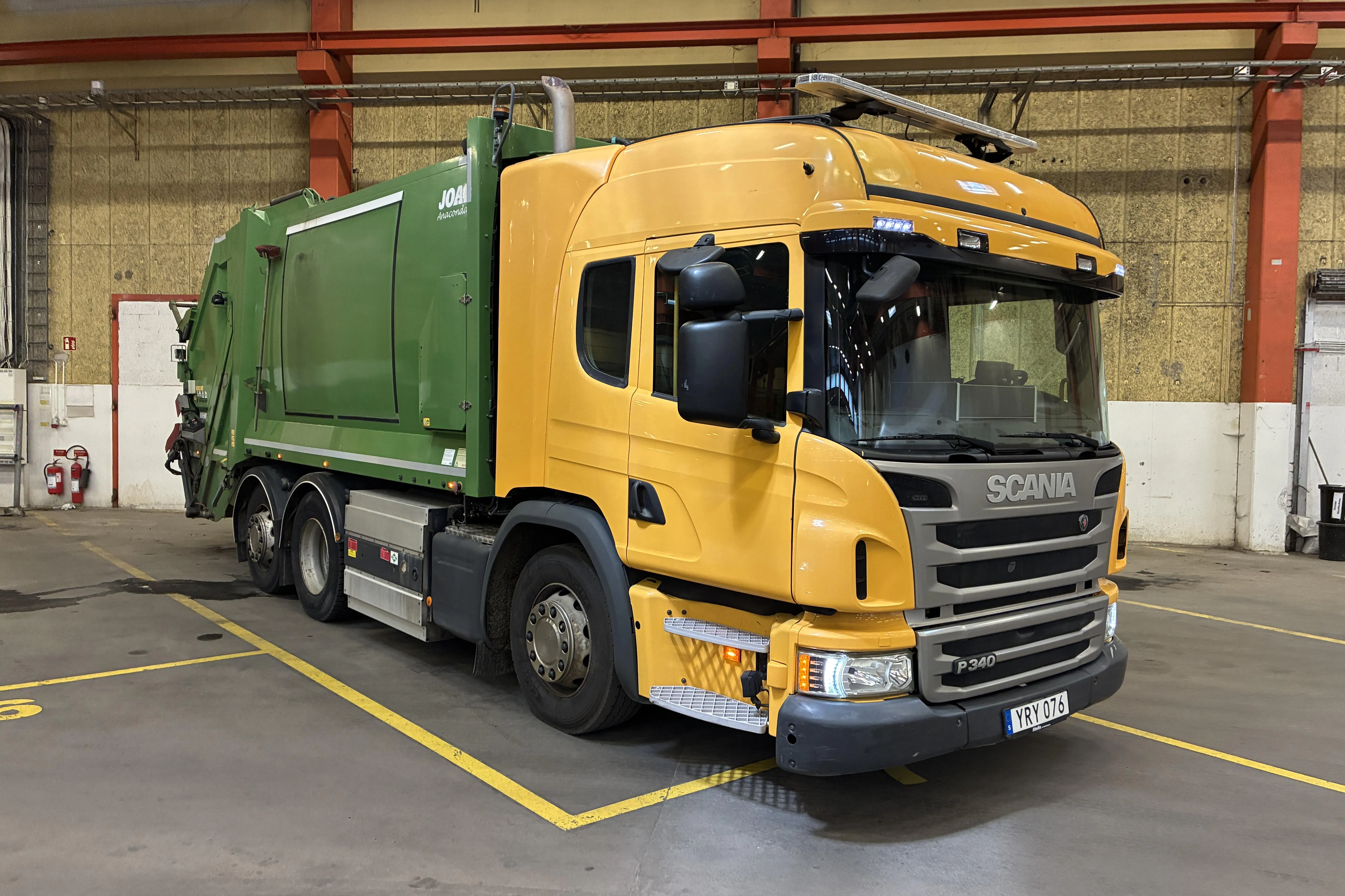 Presentation photo 2 of 66: SCANIA P340LB 6X2*4 MNB - 126 645 km - Automatic - 2017