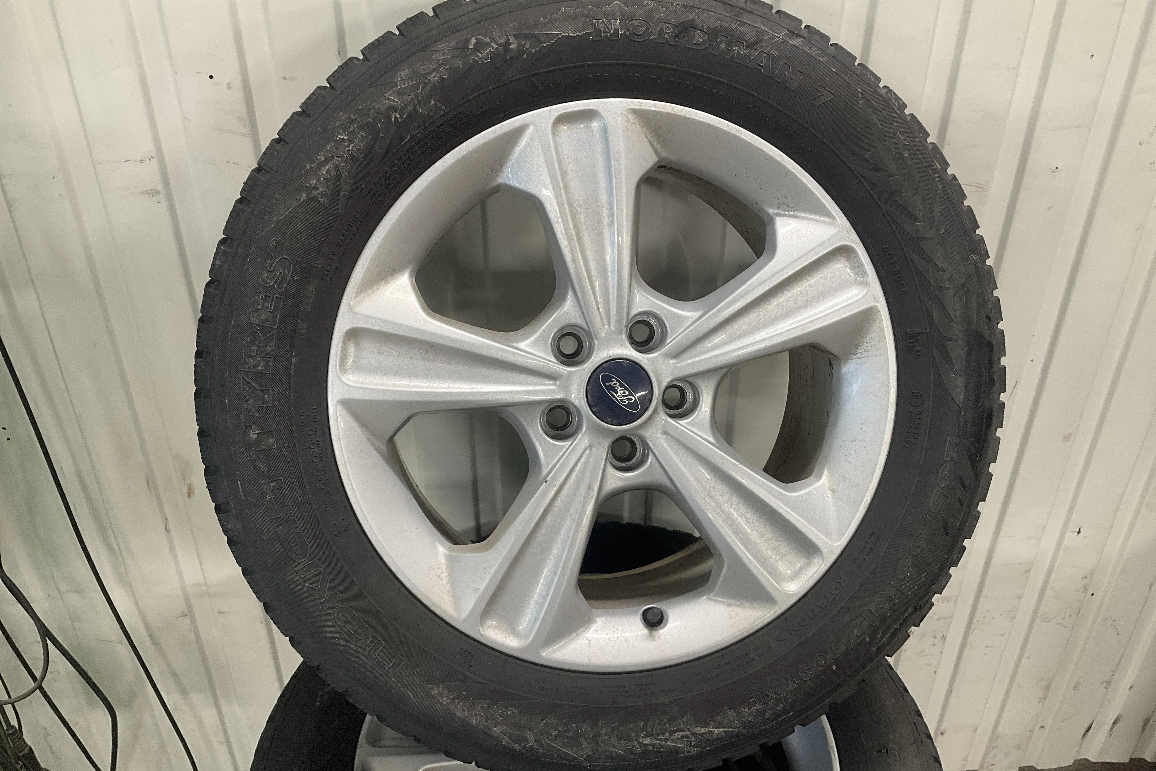 Presentationsfoto 15 av 15: Ford Kuga 2.0 TDCi AWD (150hk) - 13 312 mil - Automat - vit - 2018