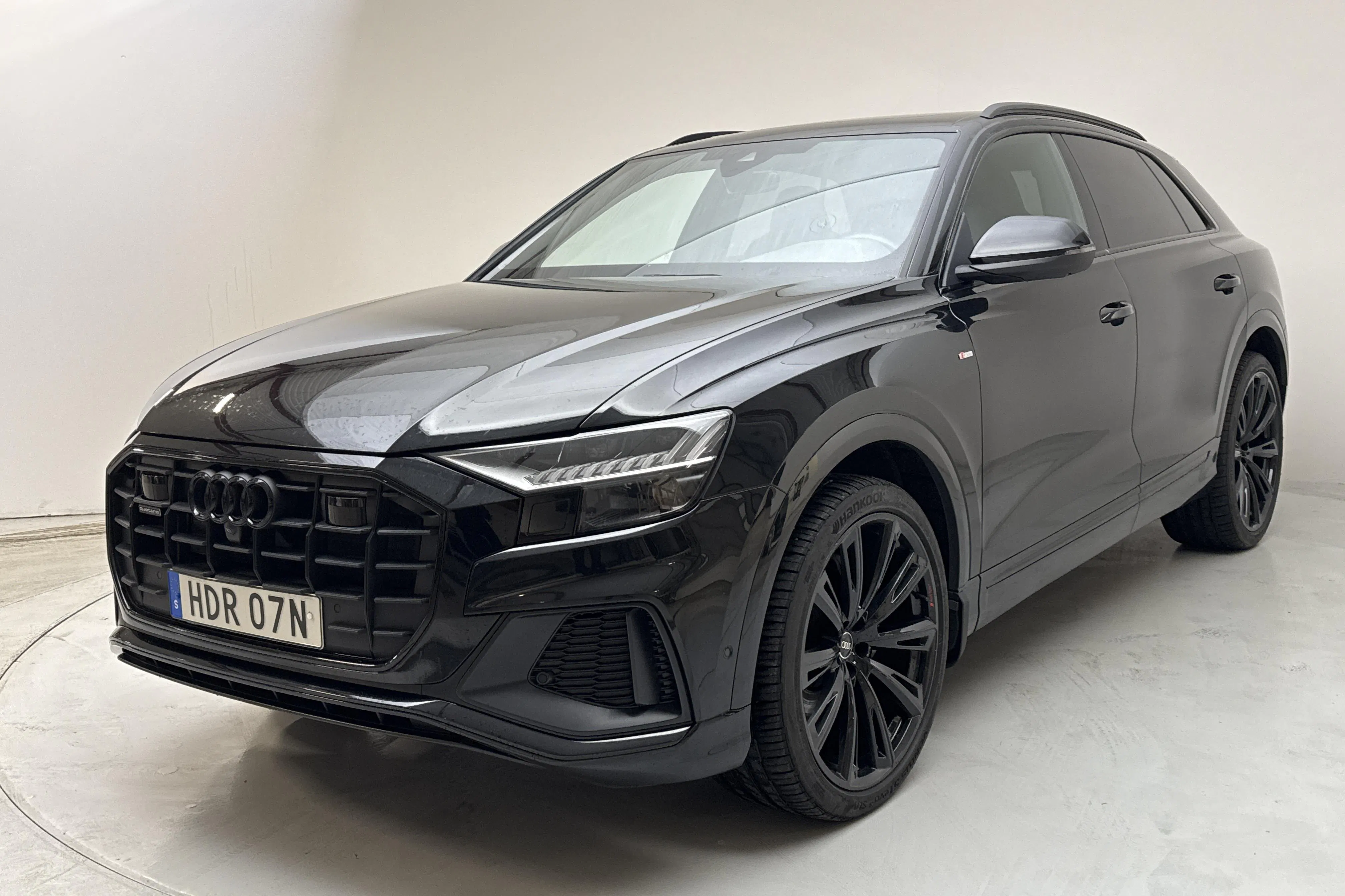 Presentation photo 1 of 17: Audi Q8 50 TDI quattro (286hk) - 16 575 Scandinavian mile - Automatic - black - 2022