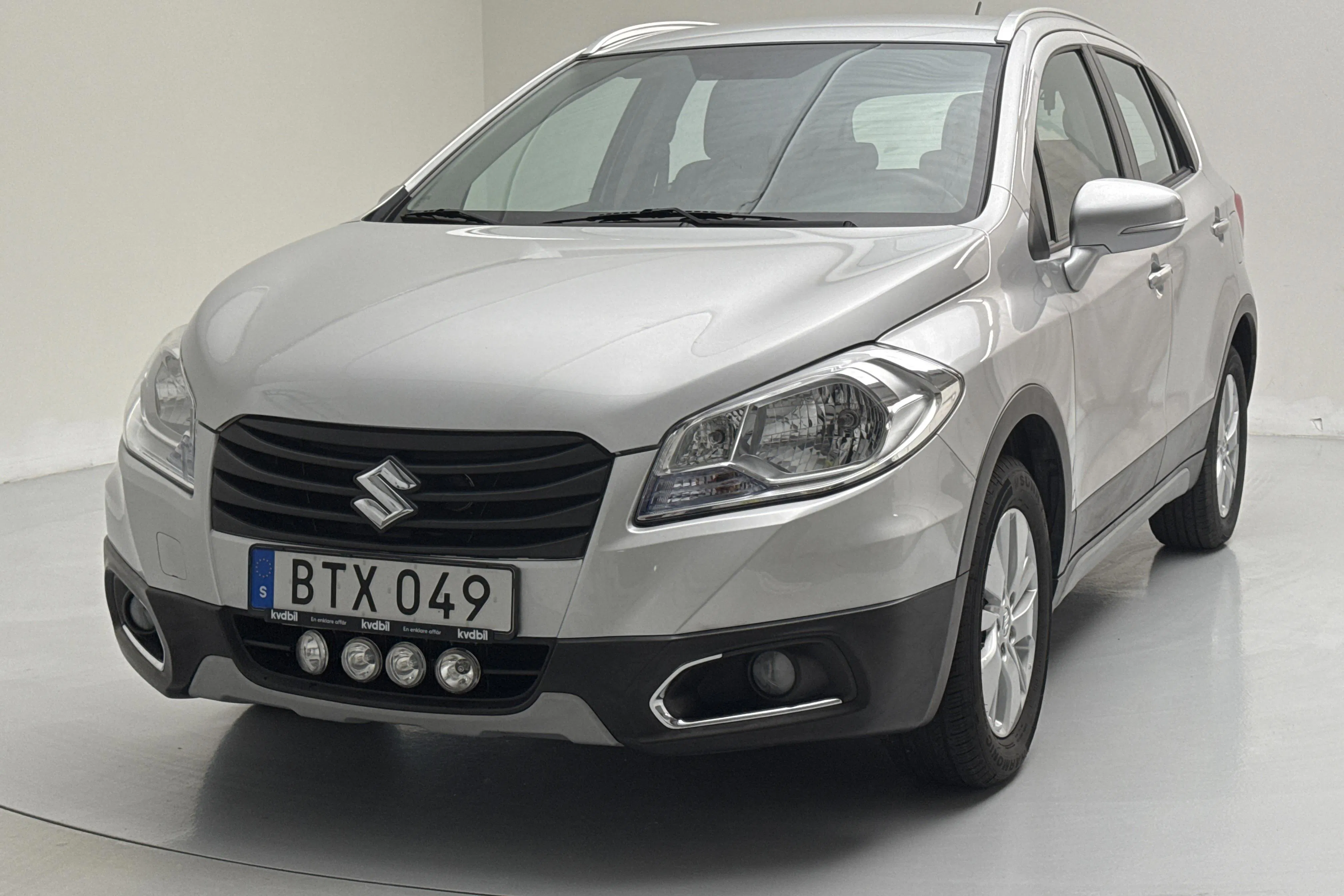 Presentation photo 1 of 13: Suzuki S-Cross 1.6 4x4 (120hk) - 59 330 km - Manual - silver - 2014