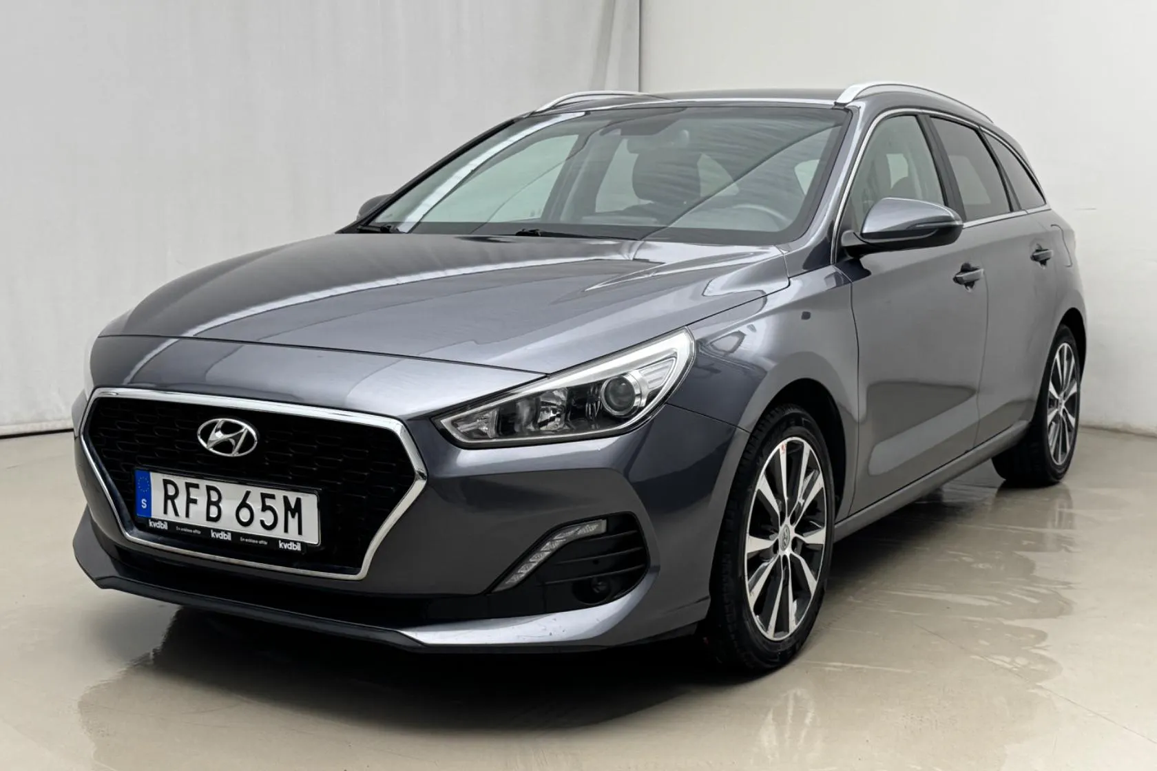 Presentation photo 1 of 19: Hyundai i30 1.4 Turbo Kombi (140hk) - 71 490 km - Automatic - gray - 2020