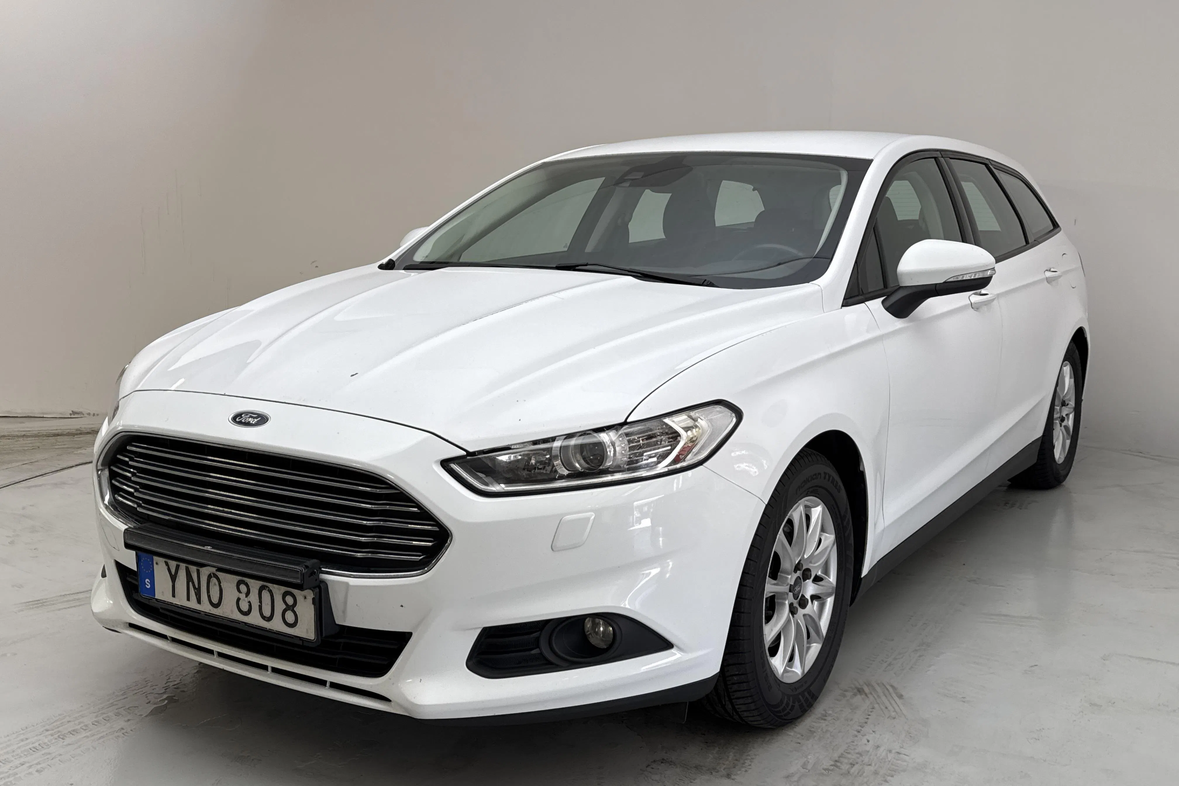 Presentation photo 1 of 13: Ford Mondeo 1.5T EcoBoost Kombi (160hk) - 154 650 km - Manual - white - 2017