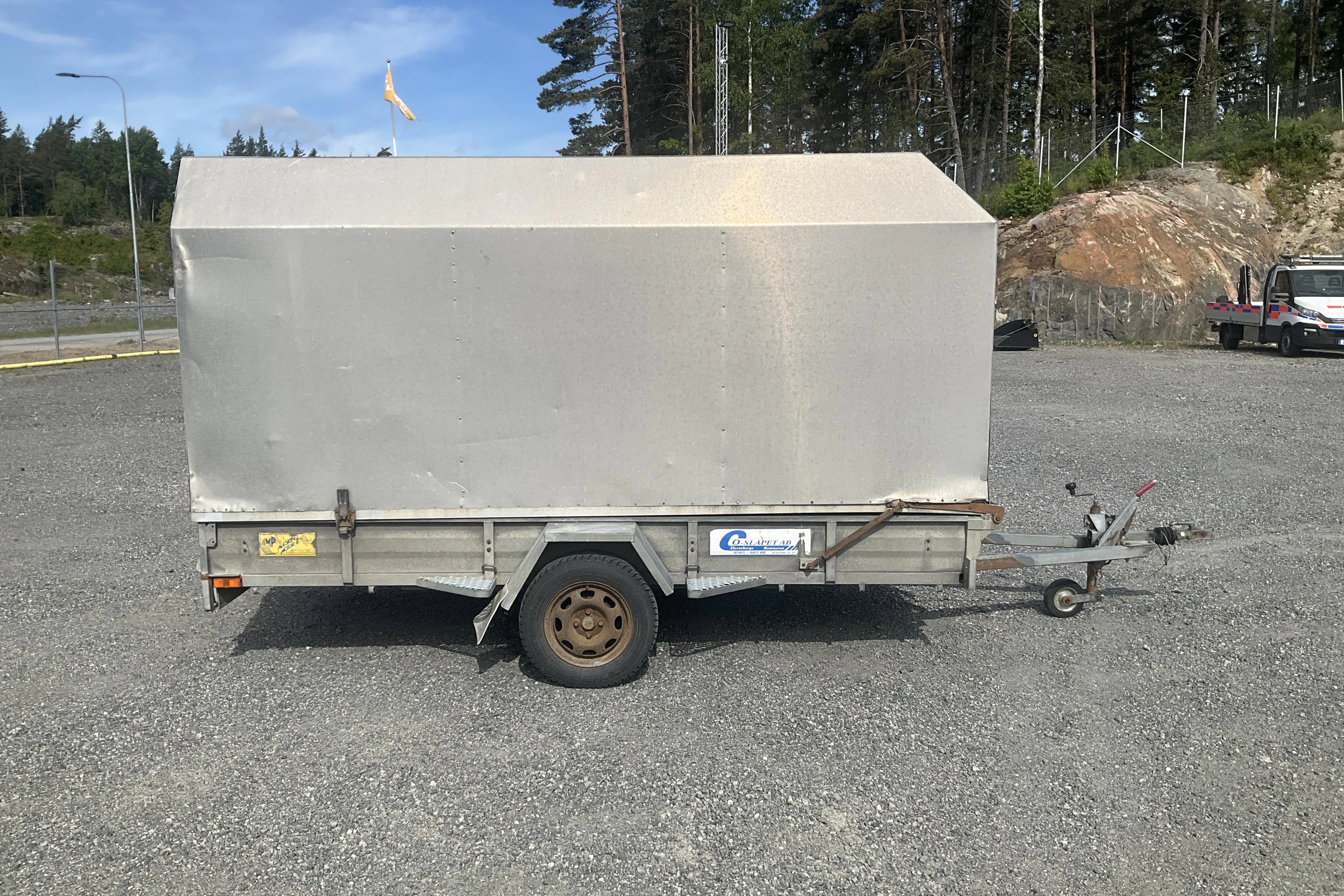 Presentation photo 2 of 9: CO-SLÄPET 1000 SAT Kåpsläpvagn Släpvagn - 0 km - Light Grey - 2004