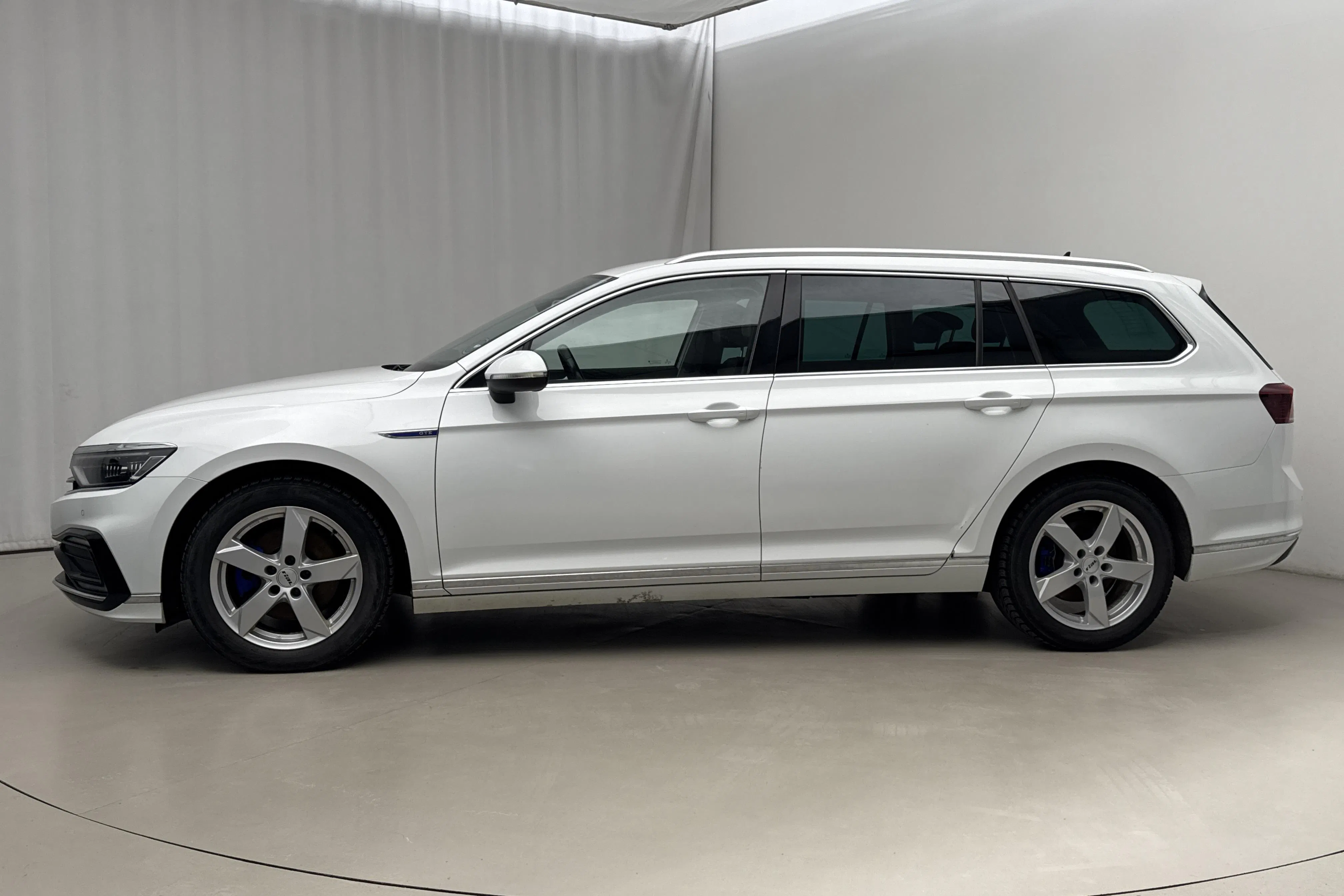 Presentation photo 2 of 20: VW Passat 1.4 GTE Sportscombi (218hk) - 115 730 km - Automatic - white - 2021
