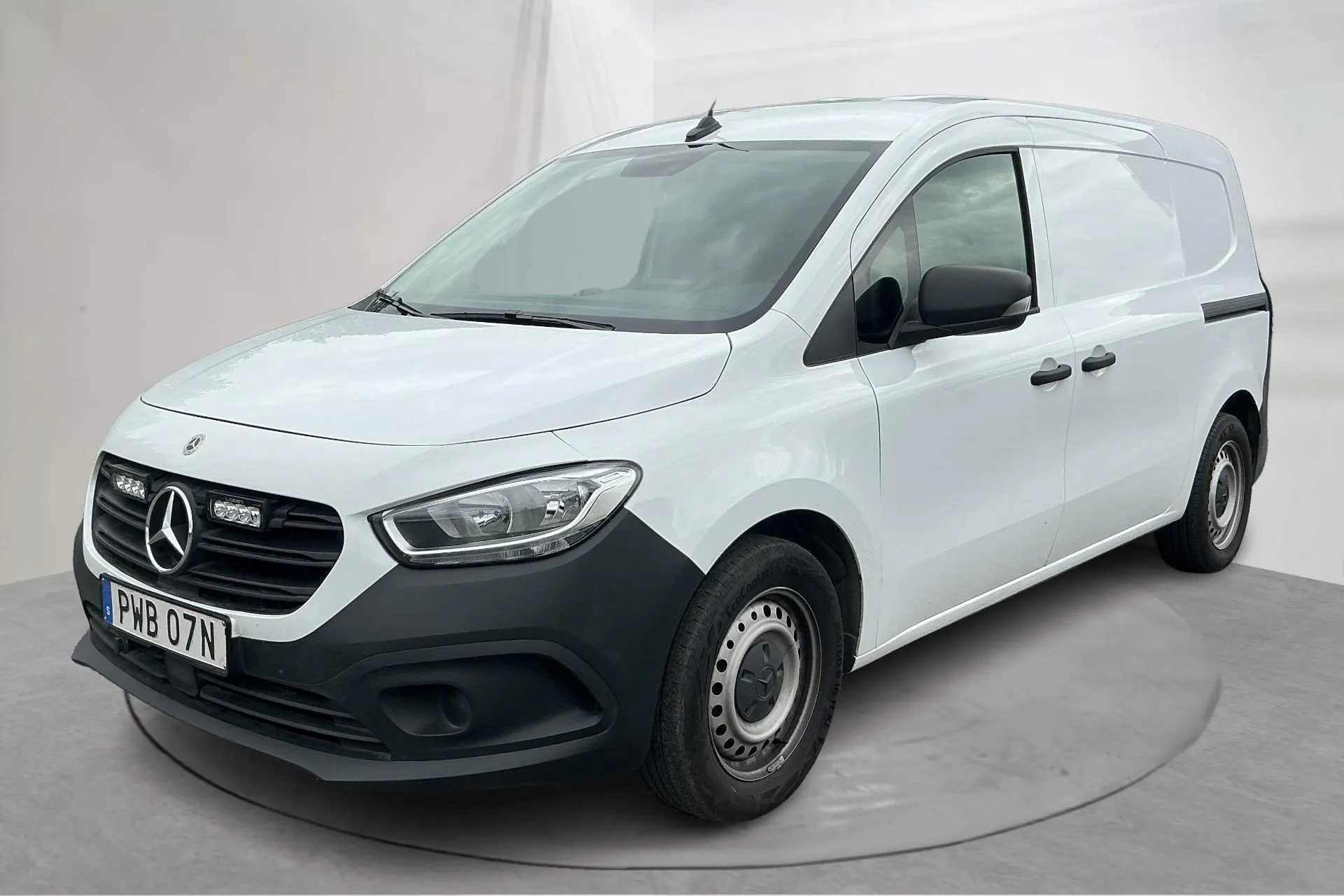 Presentationsfoto 1 av 15: Mercedes Citan 112 1.5 CDI (116hk) - 7 602 mil - Automat - vit - 2024