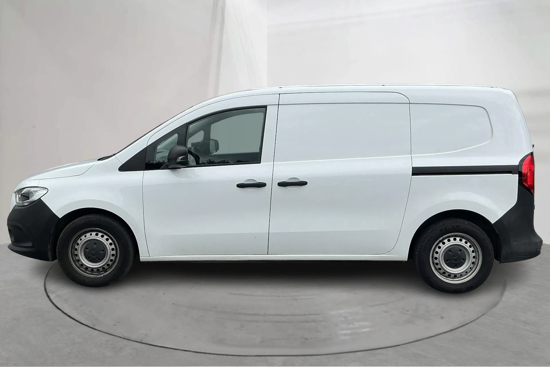 Presentationsfoto 2 av 15: Mercedes Citan 112 1.5 CDI (116hk) - 7 602 mil - Automat - vit - 2024