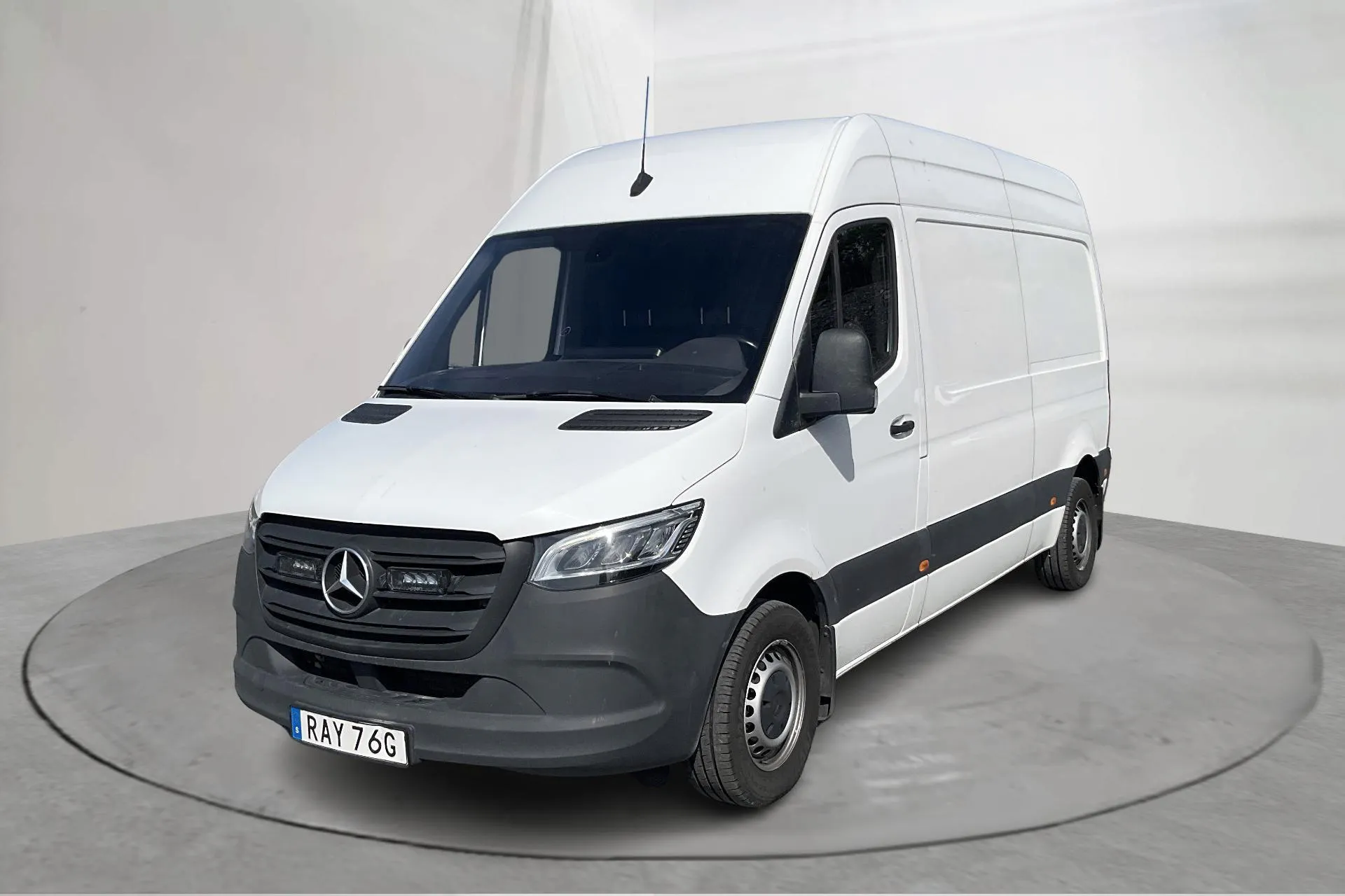Presentation photo 1 of 14: Mercedes Sprinter 211 CDI Skåp 2WD (114hk) - 109 500 km - Automatic - white - 2023