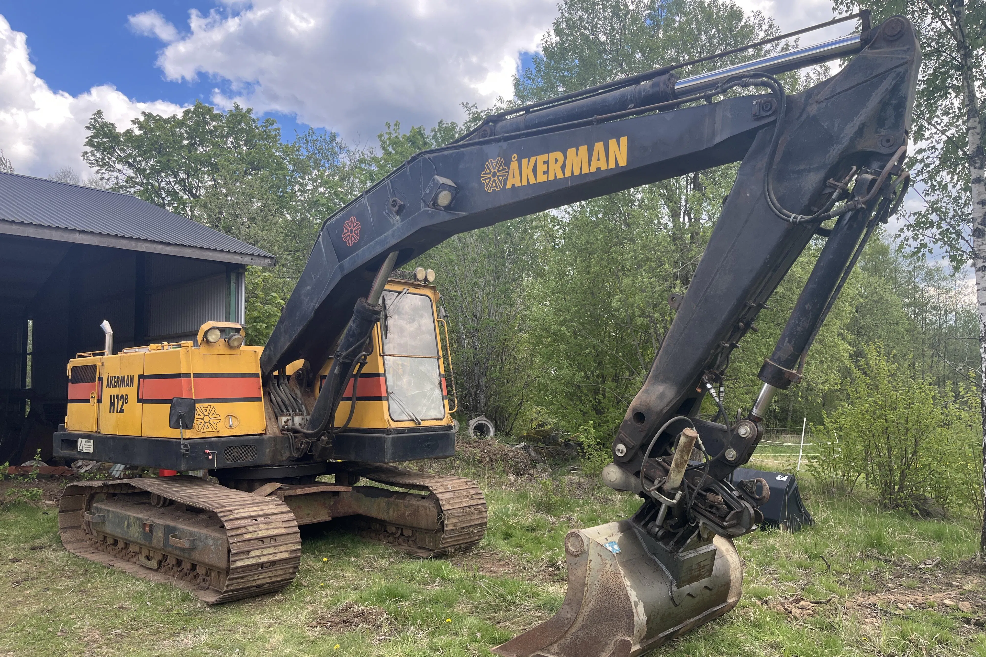 Presentation photo 1 of 76: Åkerman H12 B -  - yellow - 1981