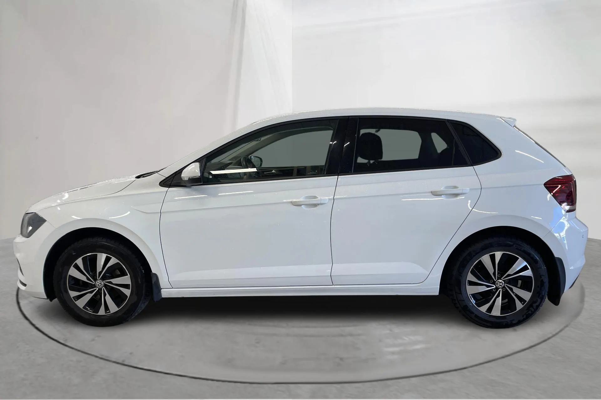Presentationsfoto 2 av 12: VW Polo 1.0 TSI 5dr (95hk) - 5 470 mil - Manuell - vit - 2019