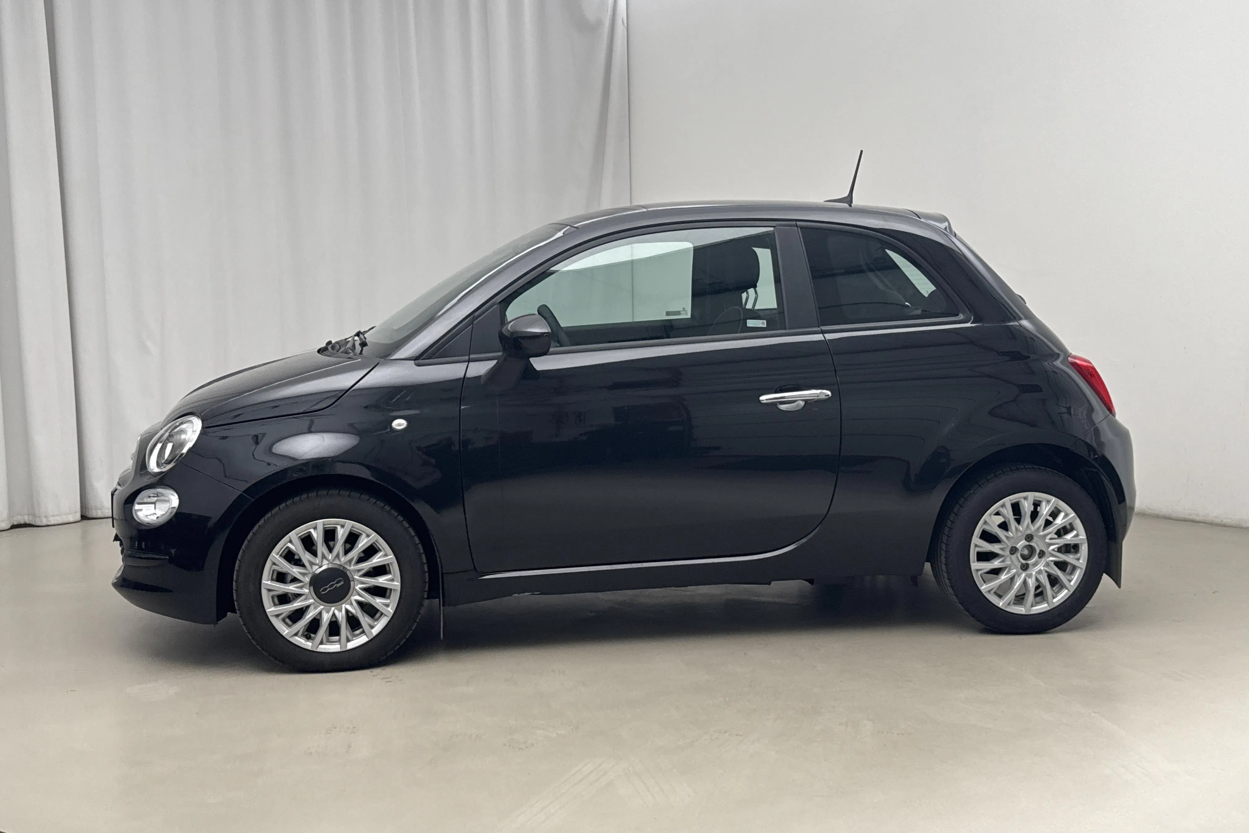 Presentation photo 2 of 15: Fiat 500 BSG (70hk) - 13 990 km - Manual - black - 2021