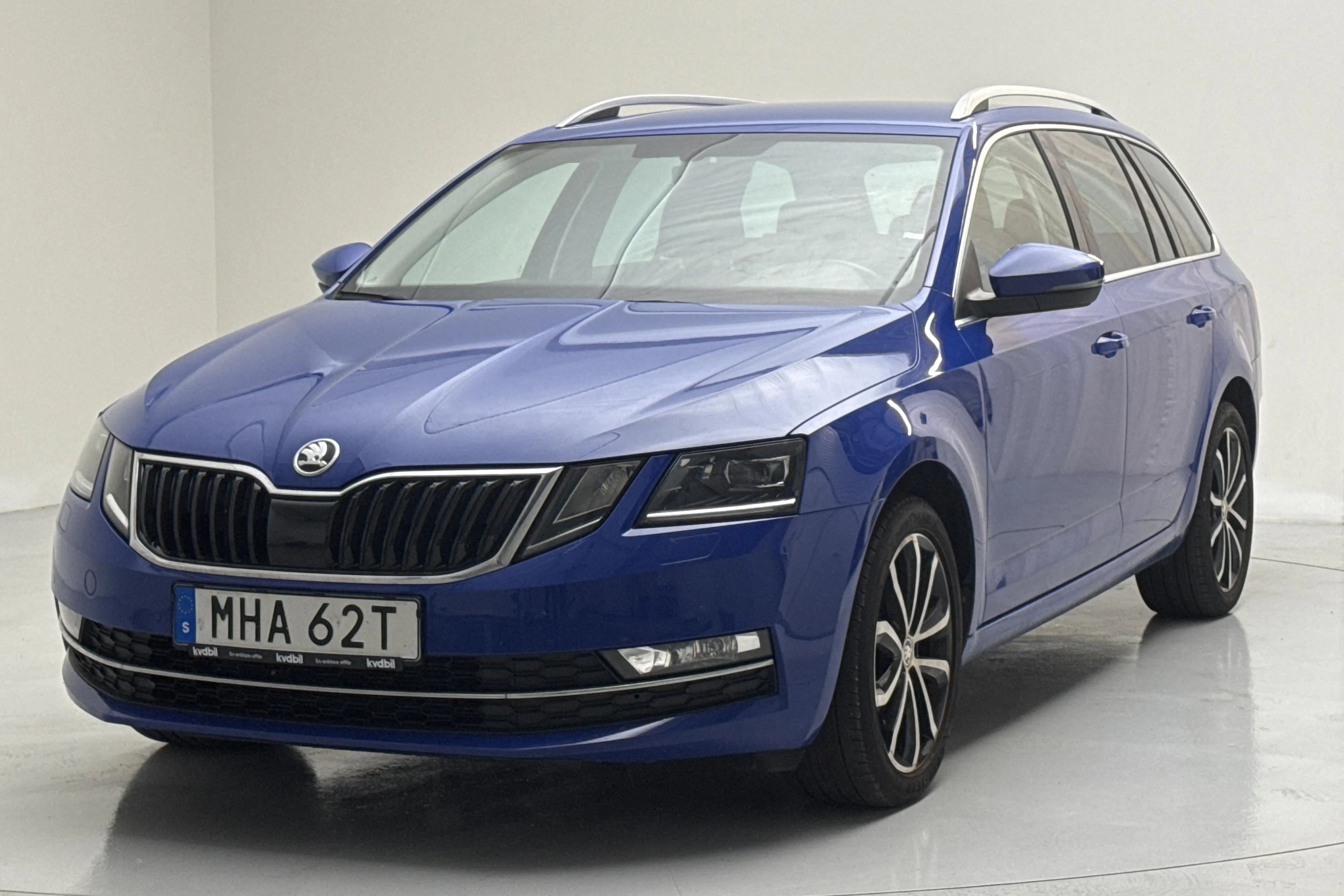 Presentationsfoto 1 av 16: Skoda Octavia III 1.5 TSI G-TEC Combi (130hk) - 6 959 mil - Automat - blå - 2020