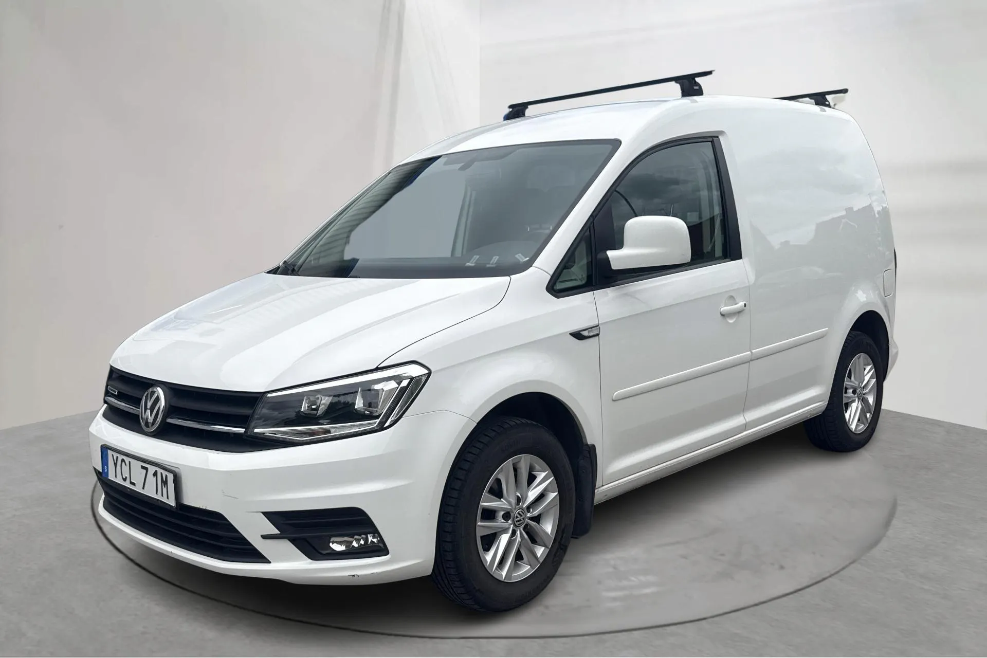 Presentationsfoto 1 av 15: VW Caddy 1.4 TGI Skåp (110hk) - 7 499 mil - Manuell - vit - 2020