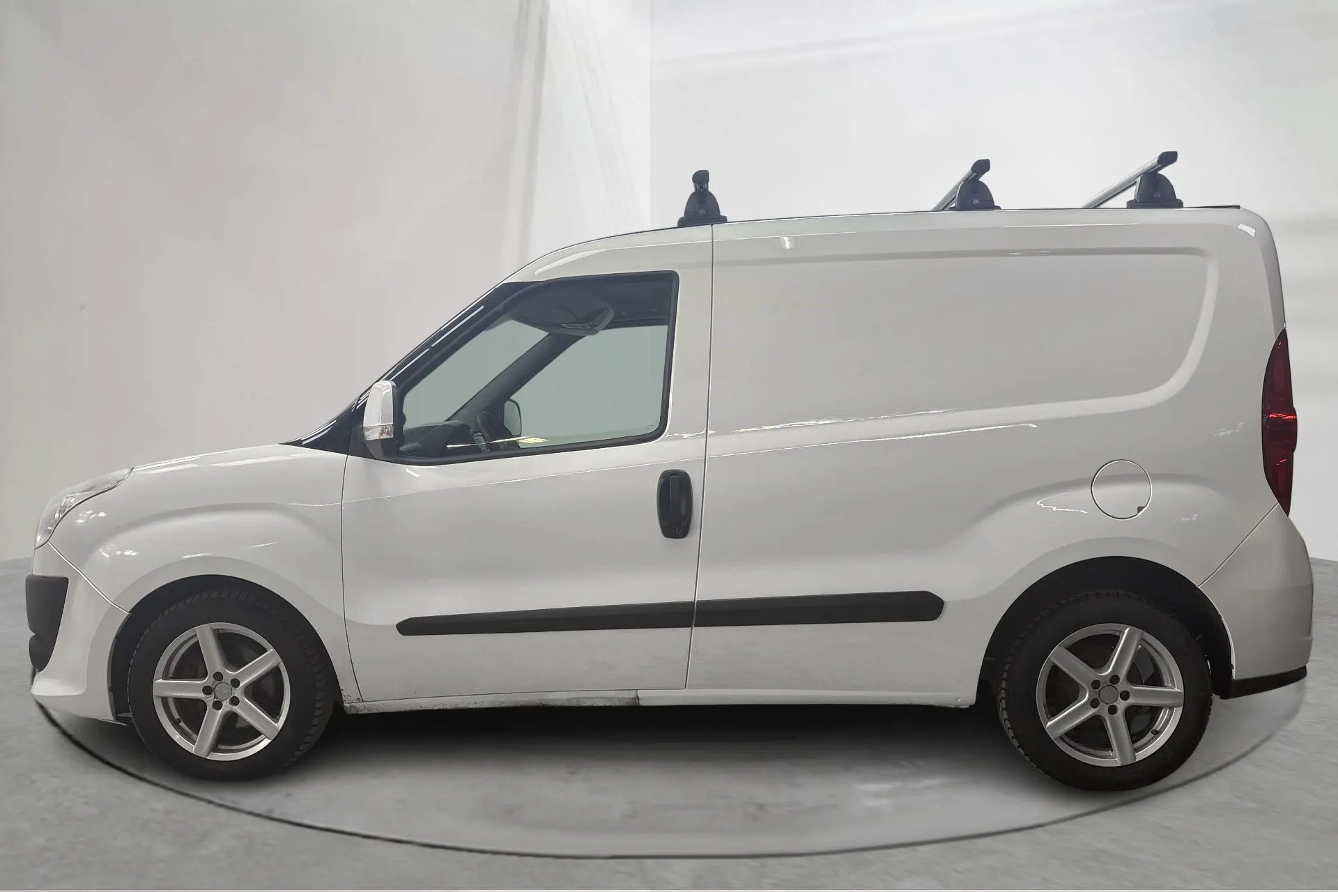 Presentationsfoto 2 av 14: Fiat Doblo Cargo 1.3 Multijet (90hk) - 16 051 mil - Manuell - vit - 2013