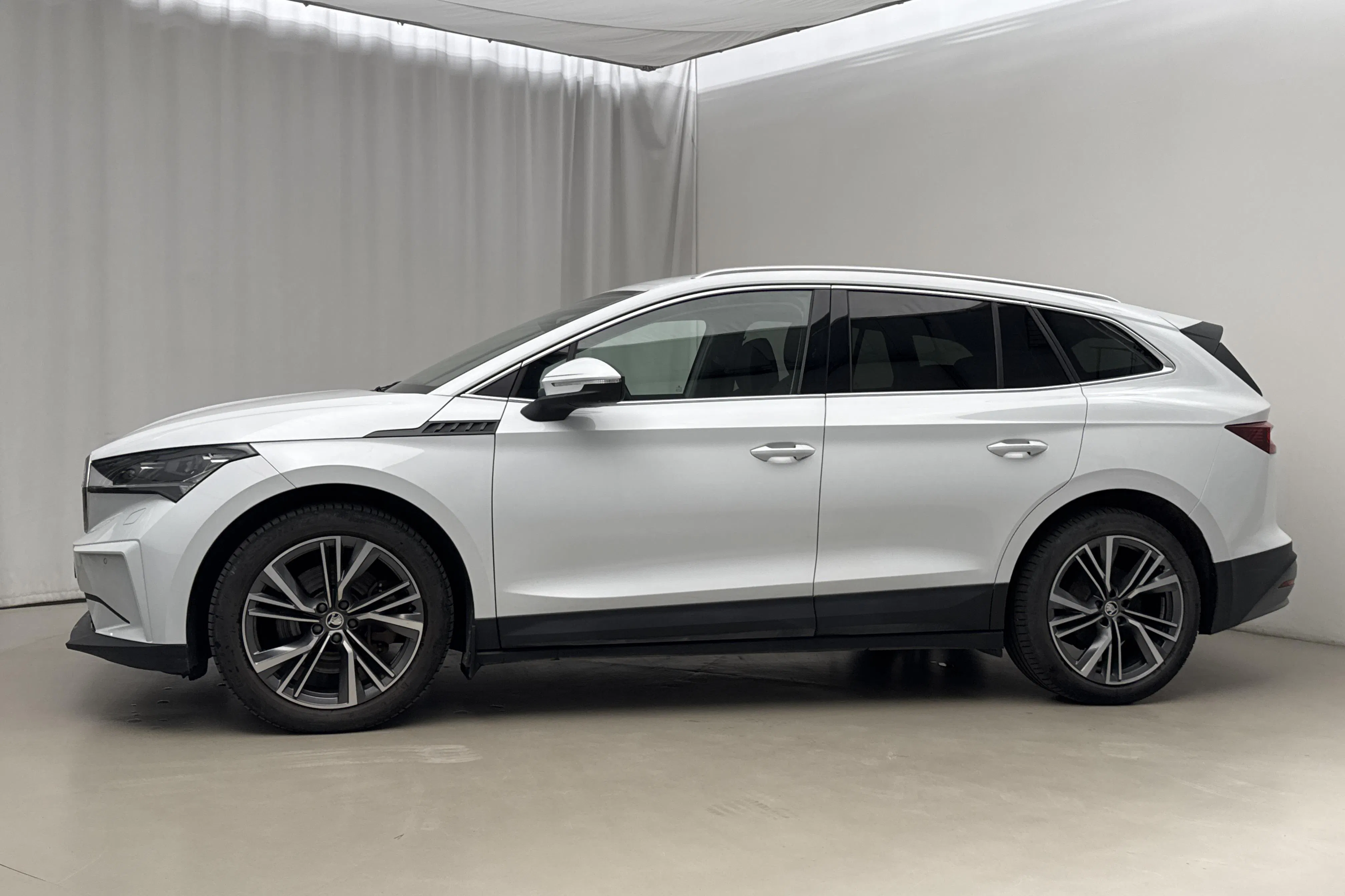 Presentationsfoto 2 av 23: Skoda Enyaq iV 80x (265hk) - 12 660 mil - Automat - vit - 2022