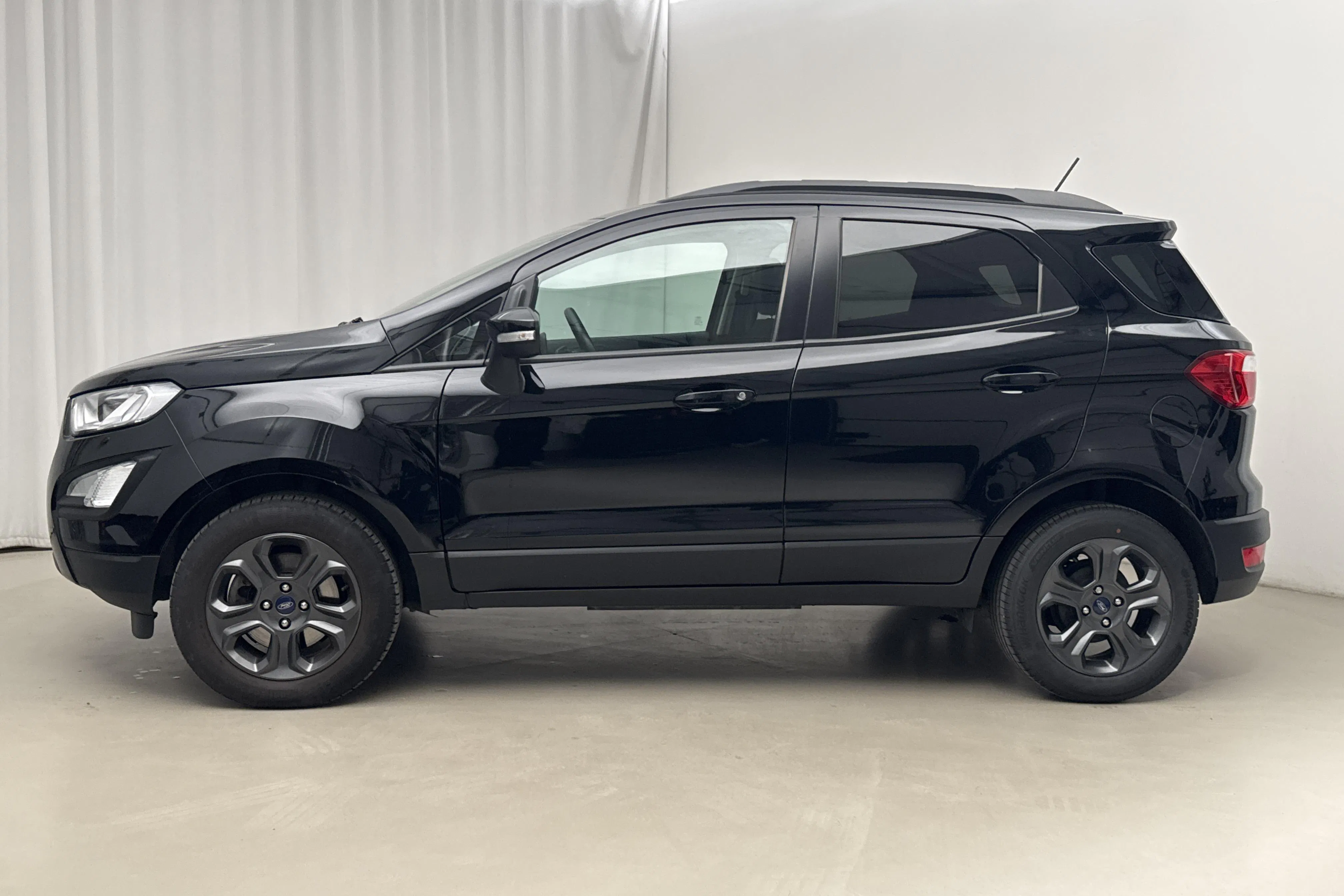 Presentationsfoto 2 av 14: Ford Ecosport 1.0T EcoBoost (125hk) - 3 483 mil - Manuell - svart - 2018