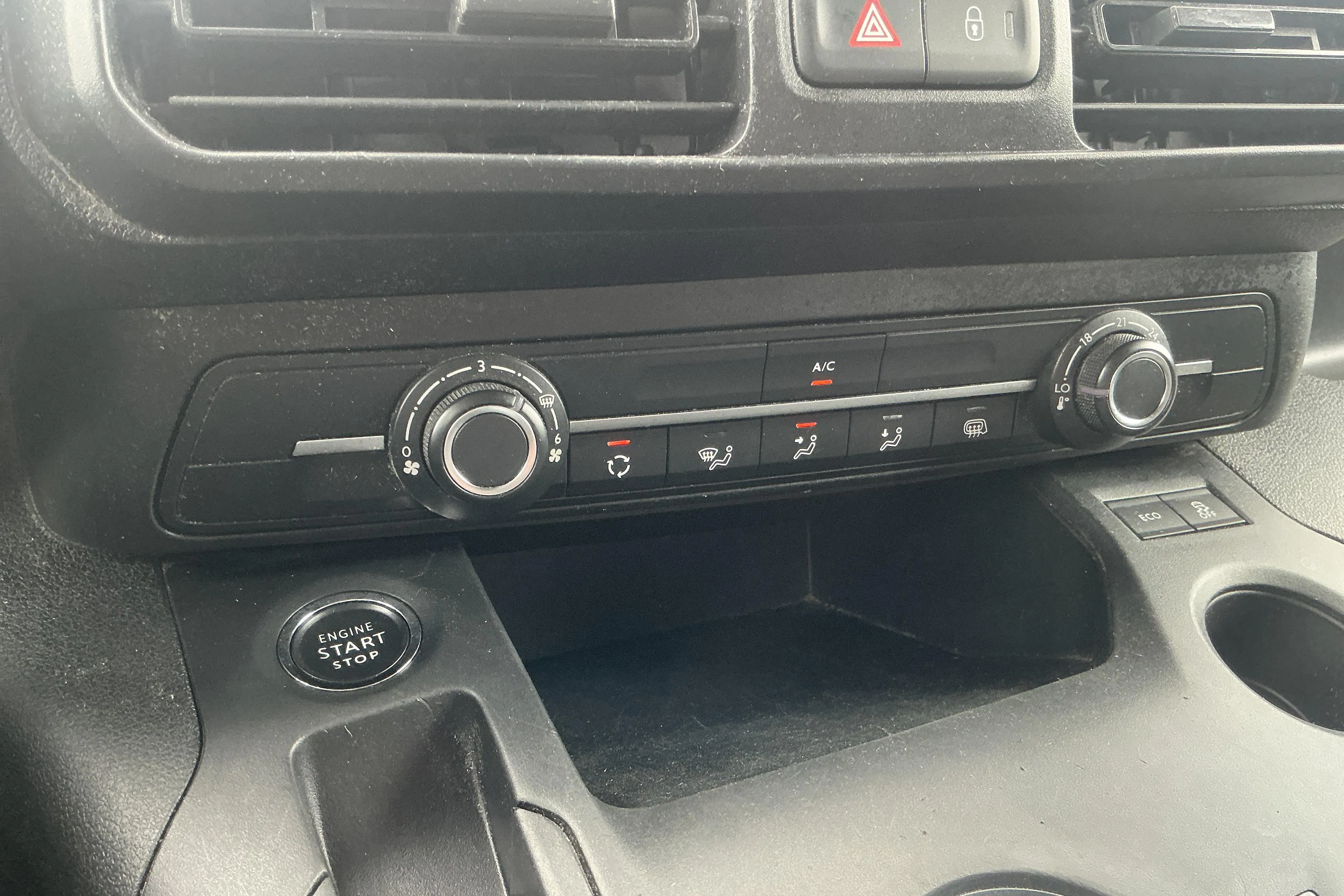 Presentation photo 13 of 13: Opel Combo 1.5 CDTI Skåp (130hk) - 139 160 km - Automatic - white - 2019