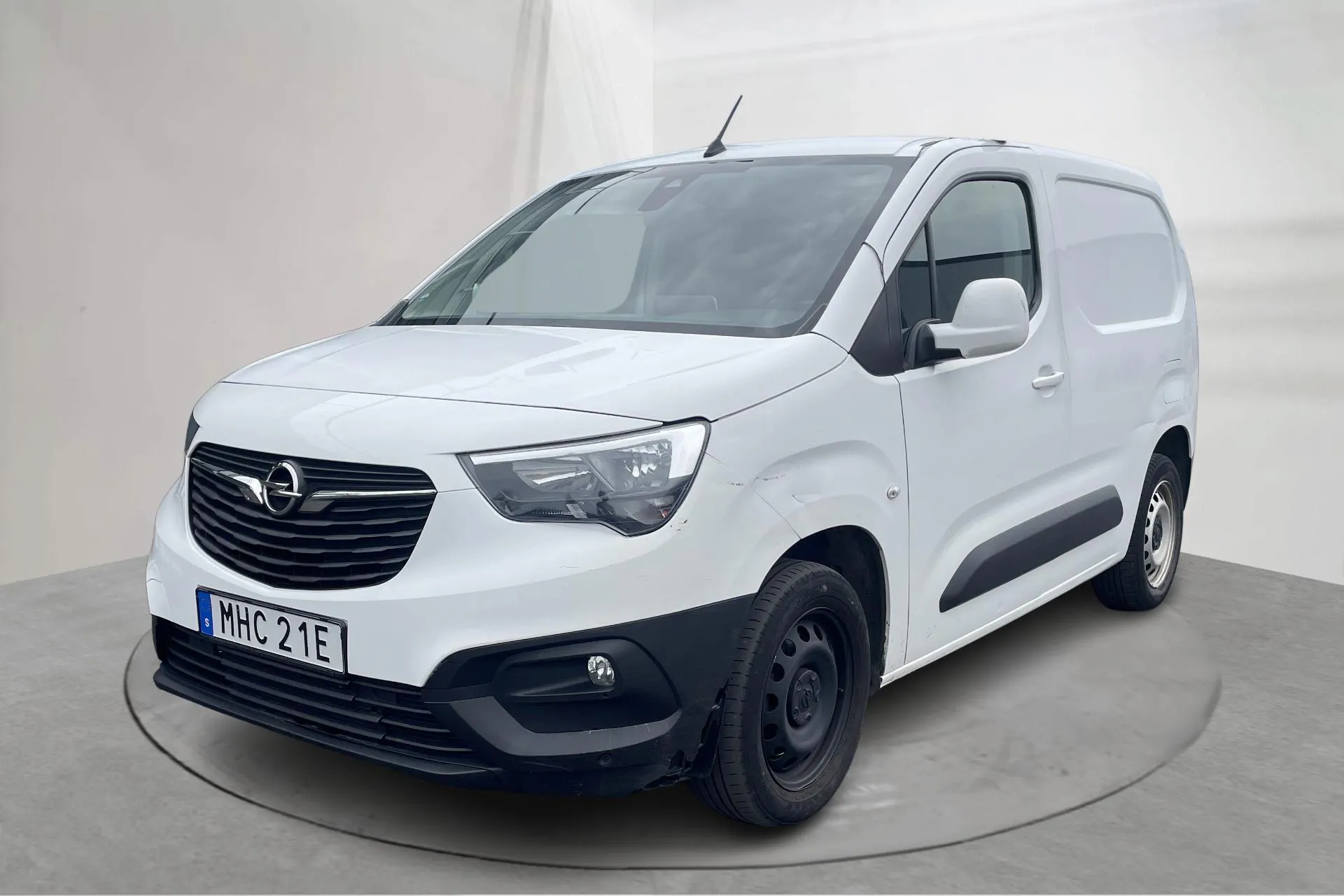 Presentation photo 1 of 13: Opel Combo 1.5 CDTI Skåp (130hk) - 139 160 km - Automatic - white - 2019