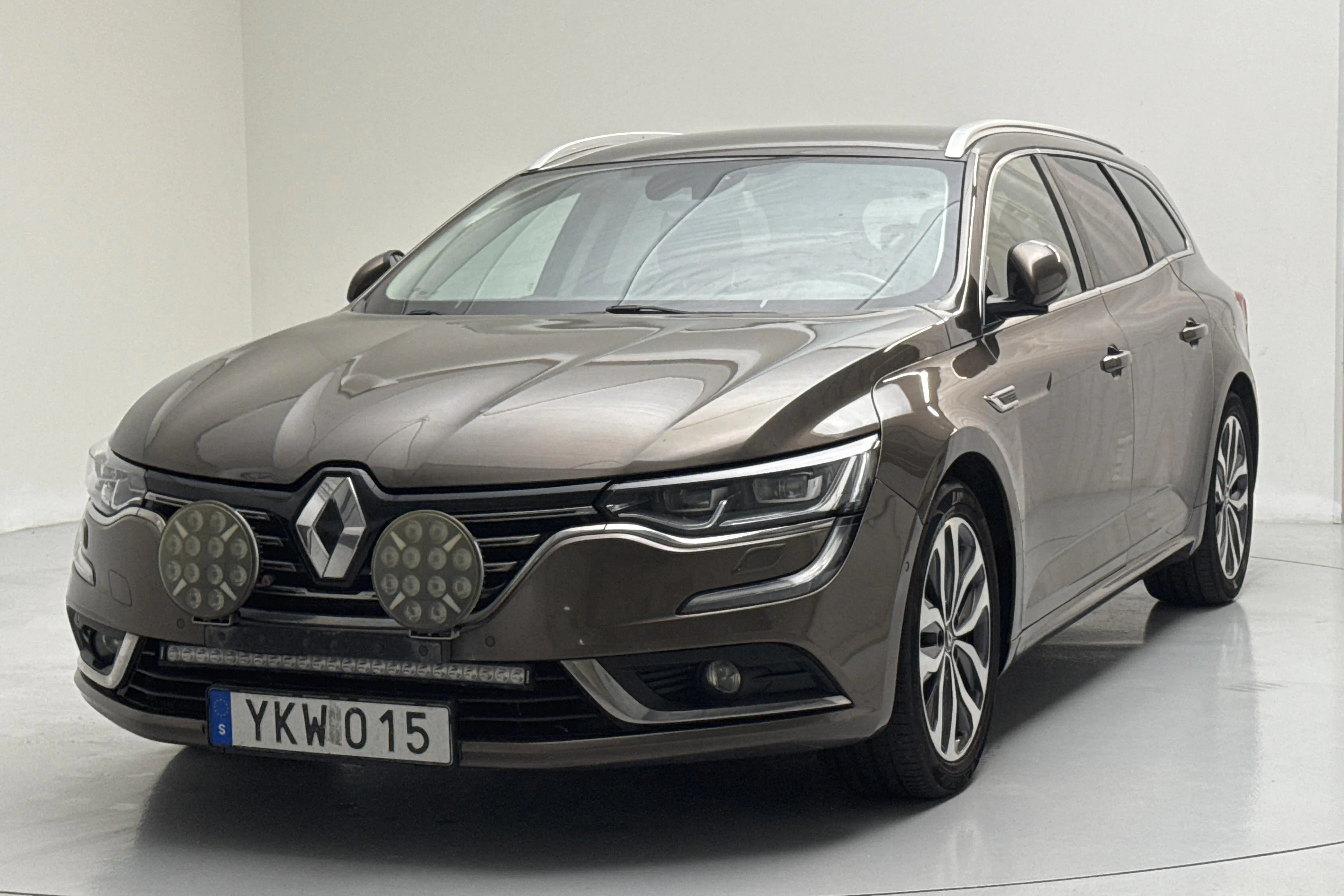 Presentationsfoto 1 av 13: Renault Talisman 1.6 dCi Kombi (160hk) - 18 989 mil - Automat - brun - 2017