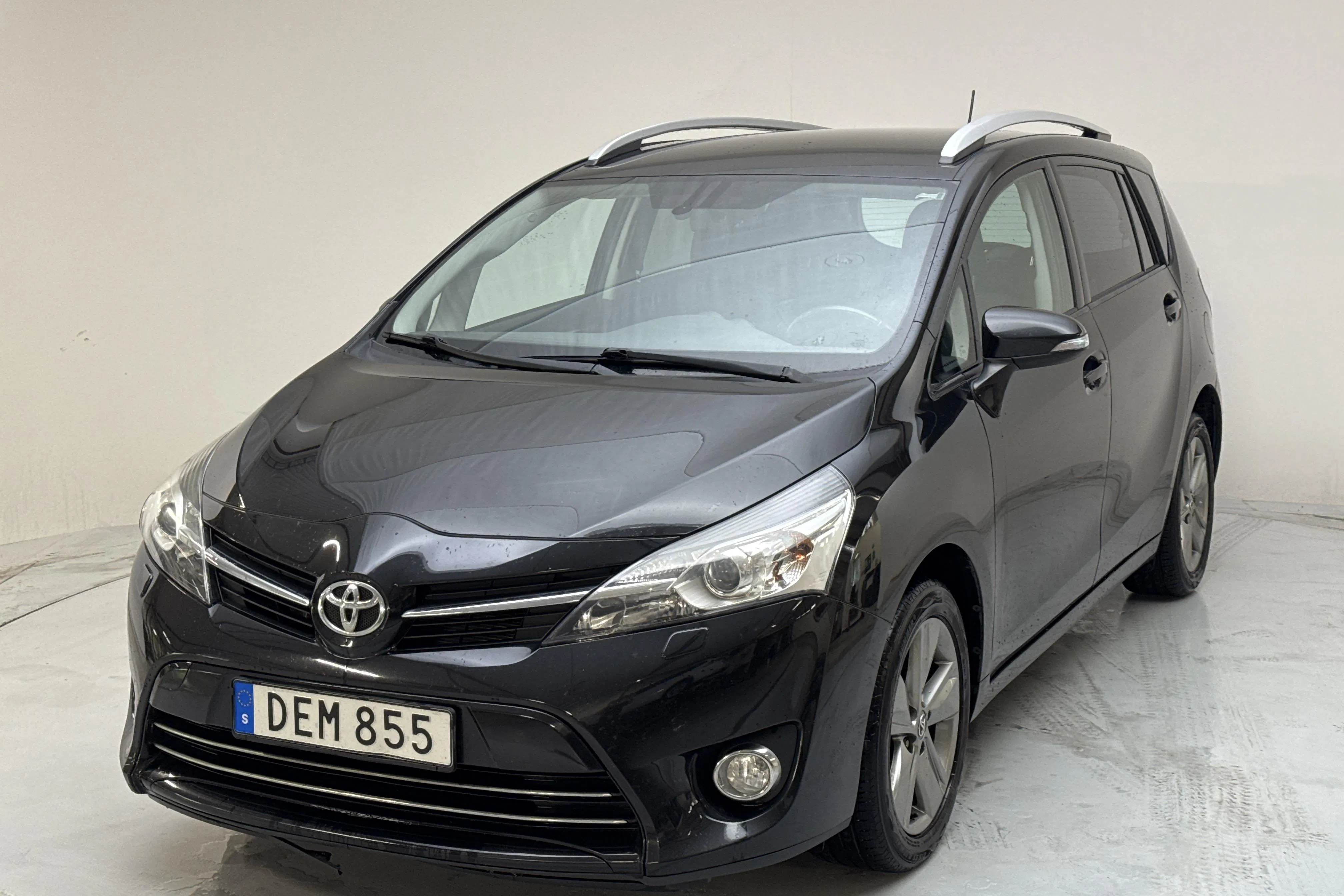 Presentation photo 1 of 14: Toyota Verso VVT-i 1.8 (147hk) - 212 860 km - Manual - black - 2014