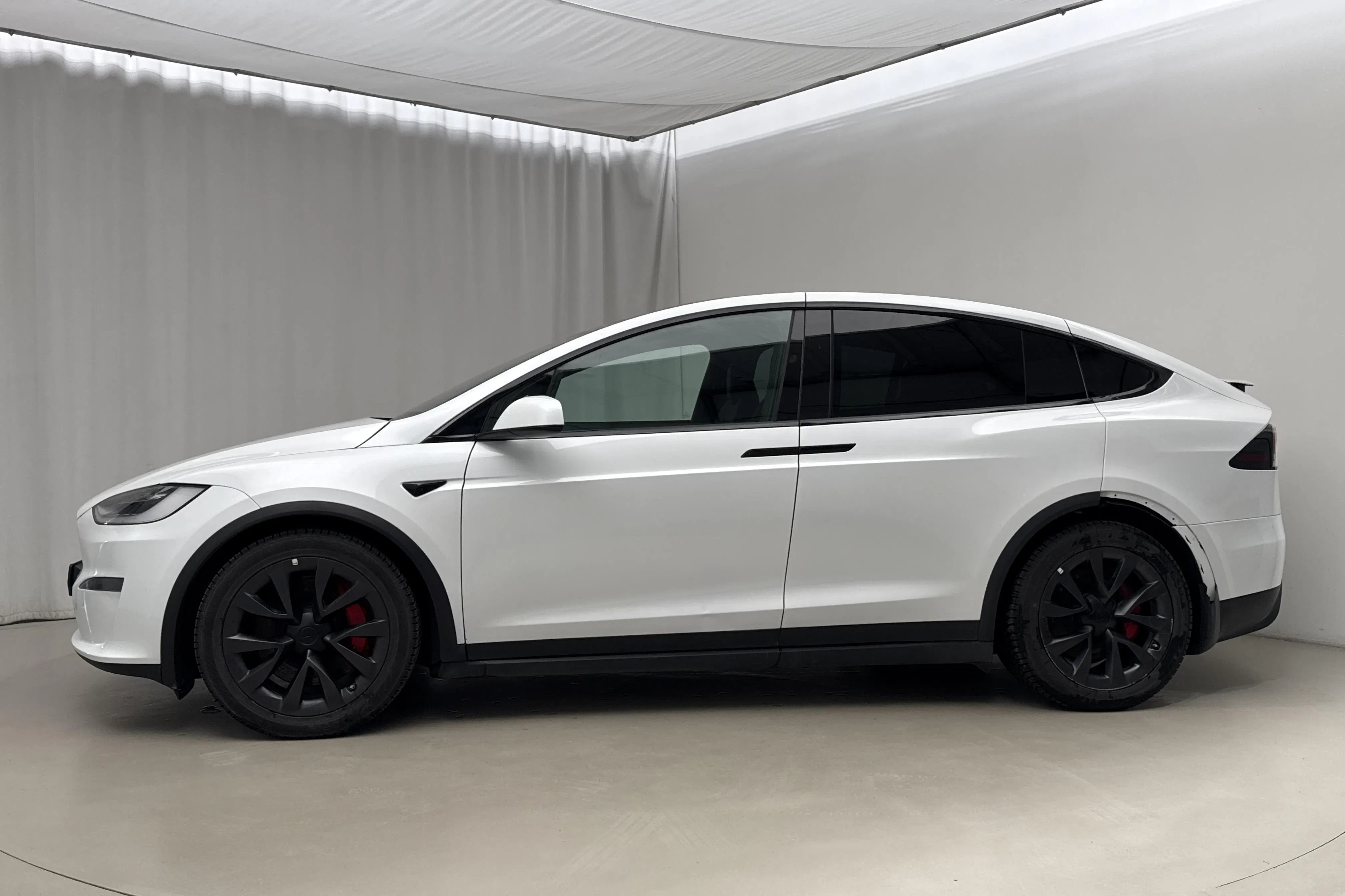 Presentationsfoto 2 av 26: Tesla Model X Plaid AWD (1020hk) - 6 904 mil - Automat - vit - 2023